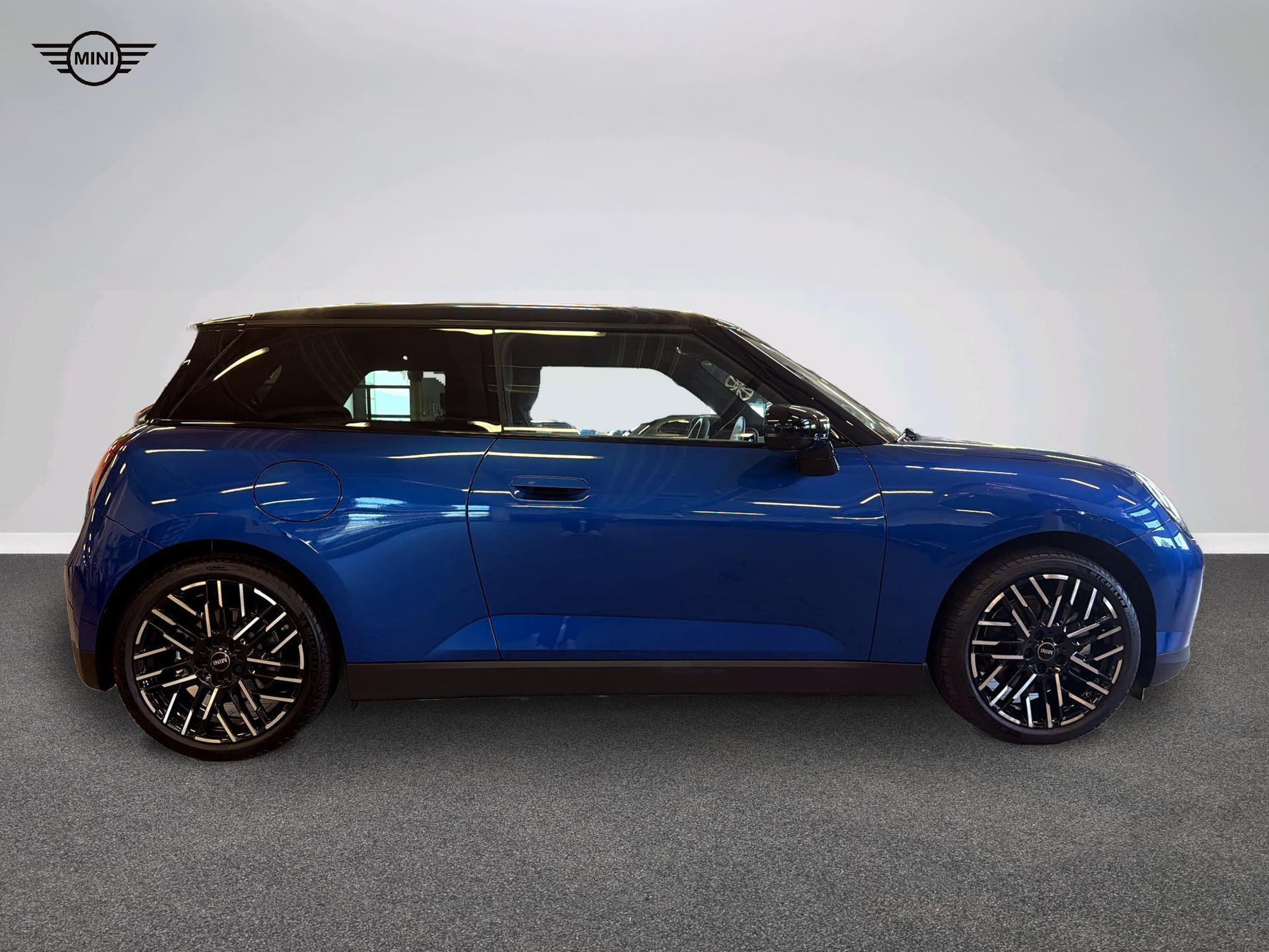 MINI Cooper SE-image-1