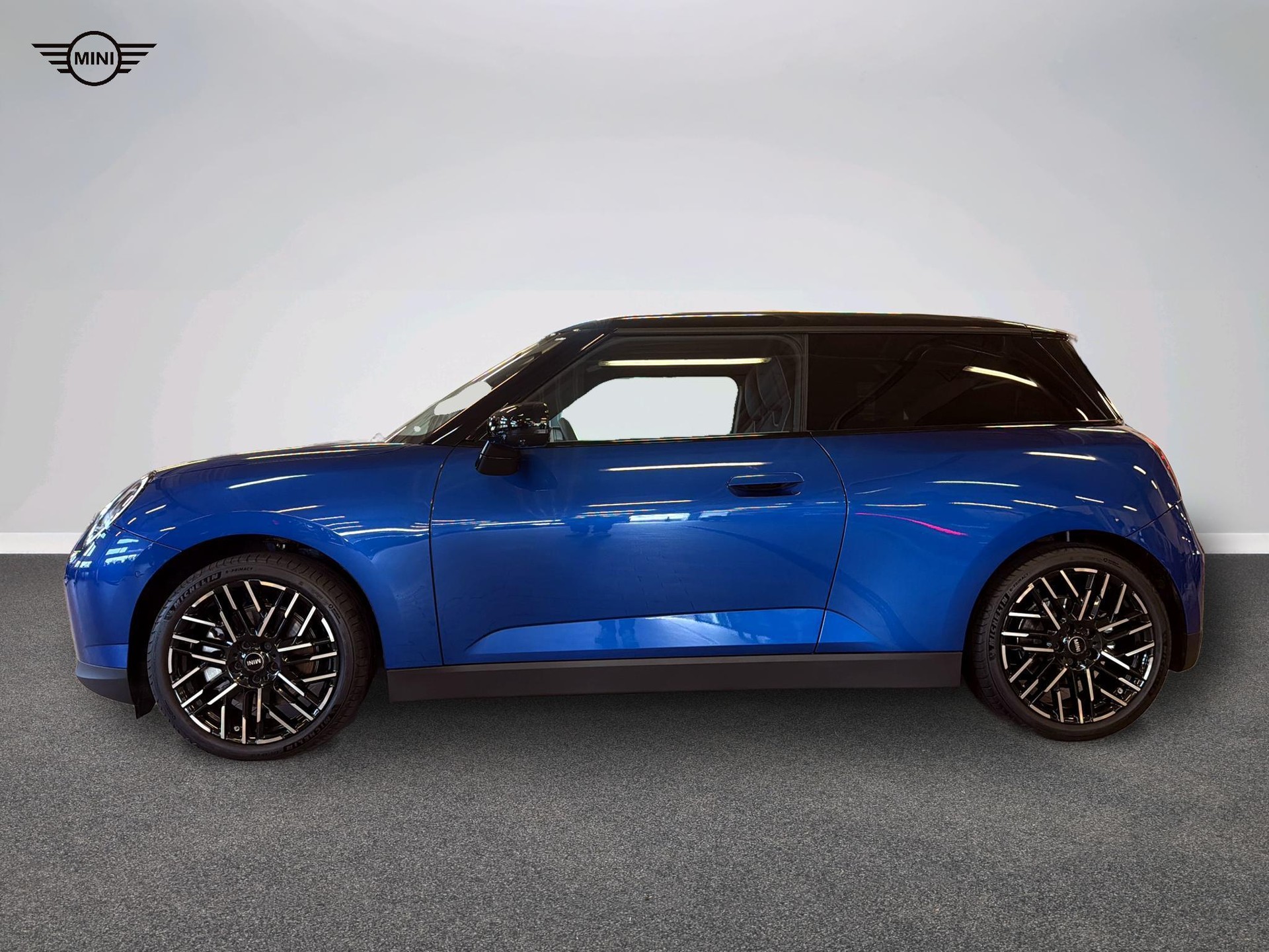 MINI Cooper SE-image-2