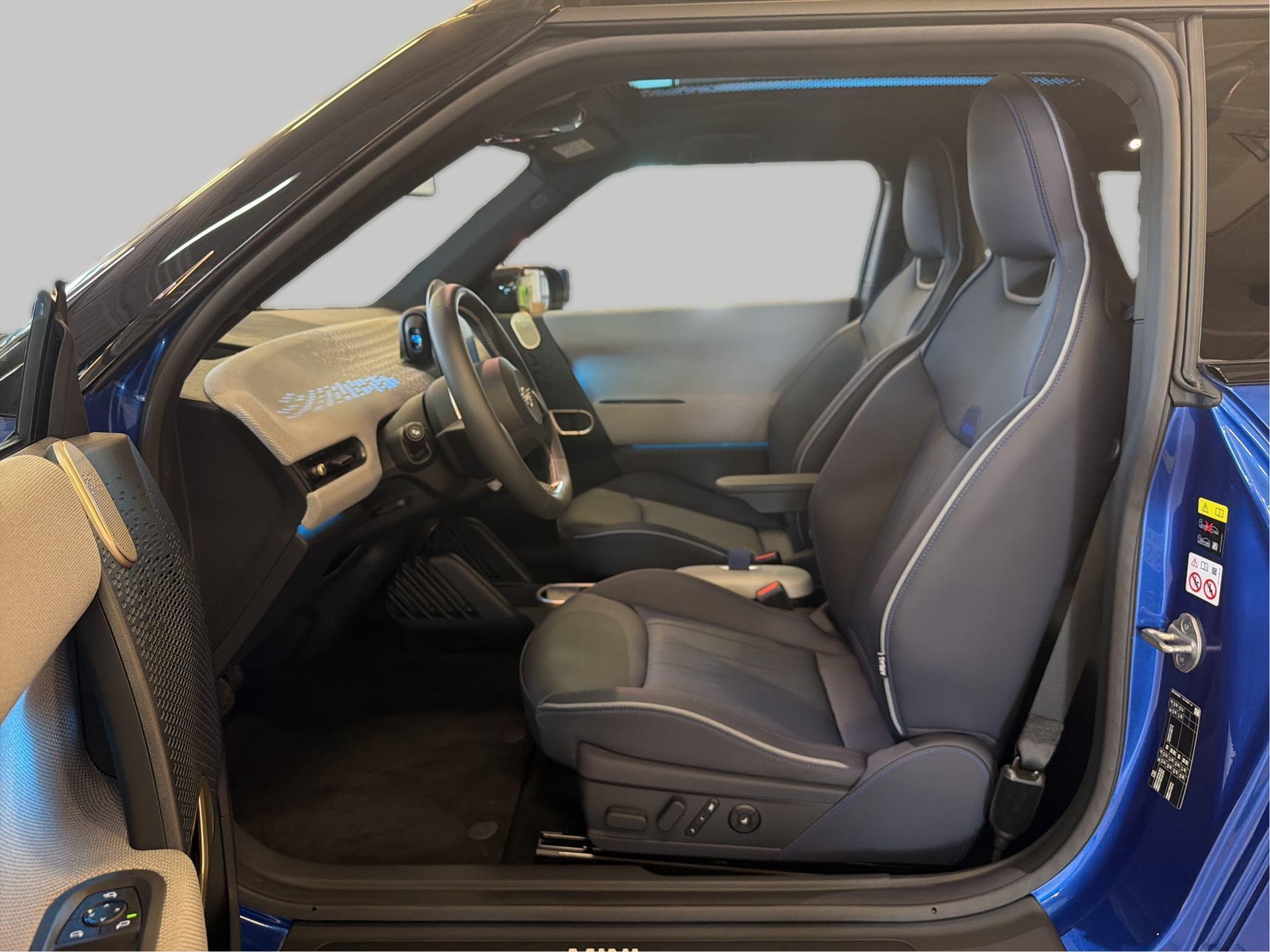 MINI Cooper SE-image-13