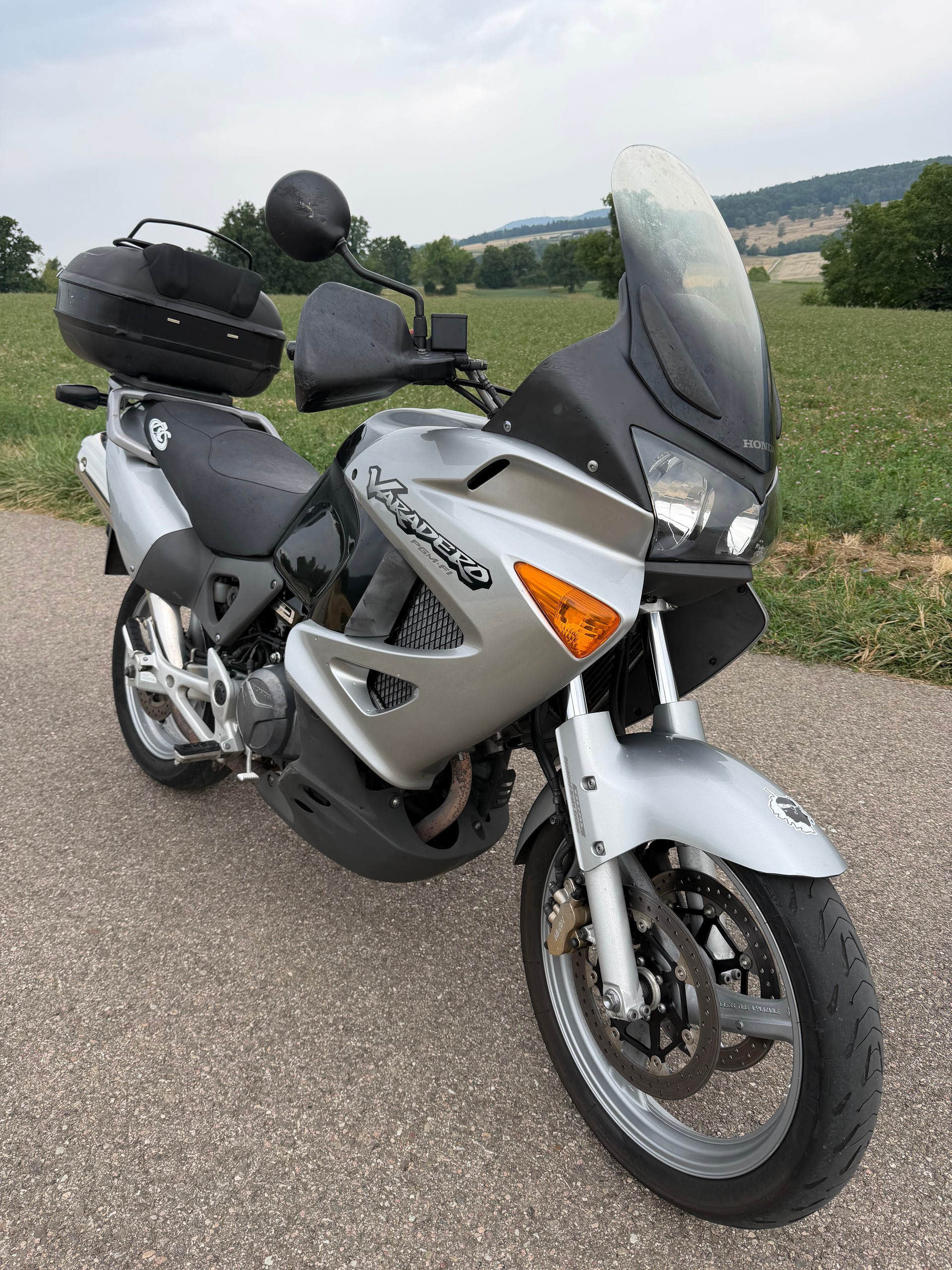 HONDA XL 1000 V Varadero-image-1