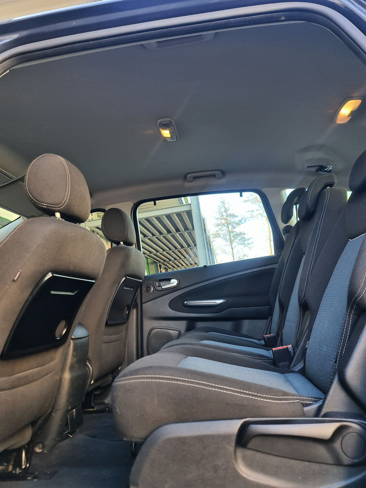 FORD S-Max 1.6 SCTi Titanium-image-17