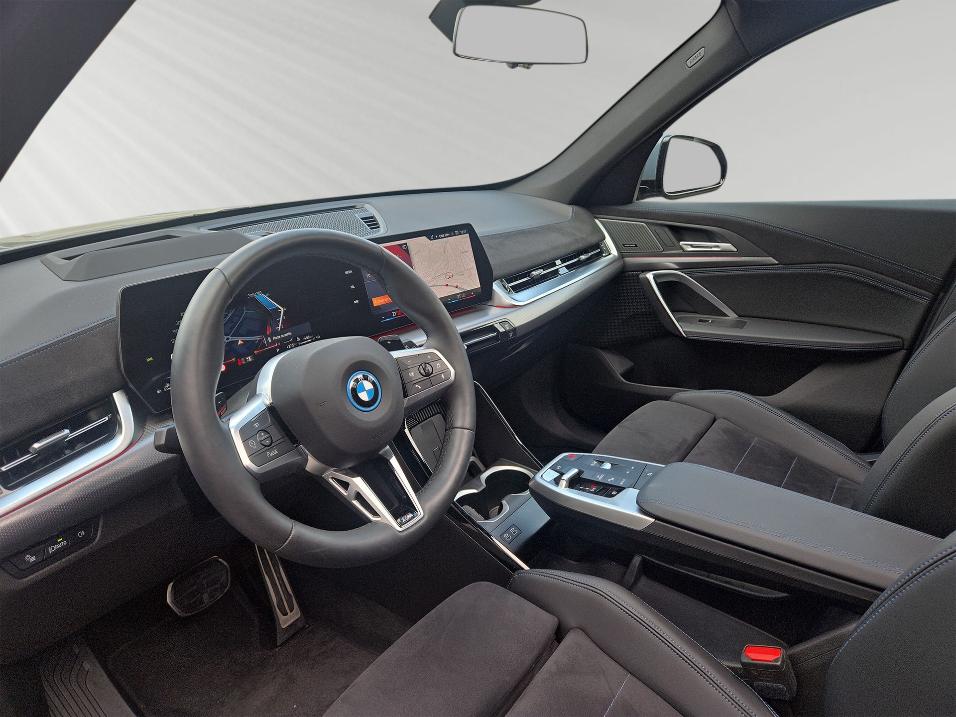 BMW X1 xDrive 30e M Sport Pro-showroom-element-3