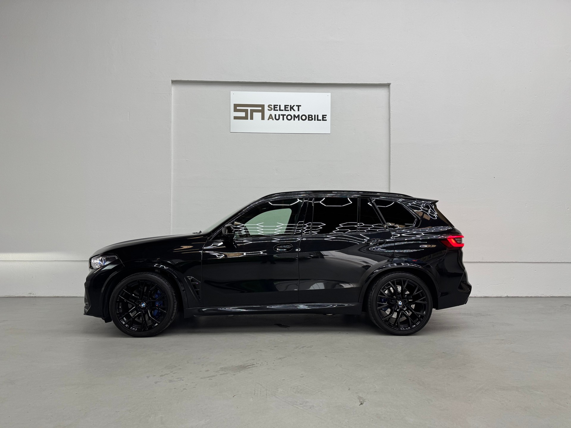 BMW X5M Competition Steptronic Competition-showroom-element-3