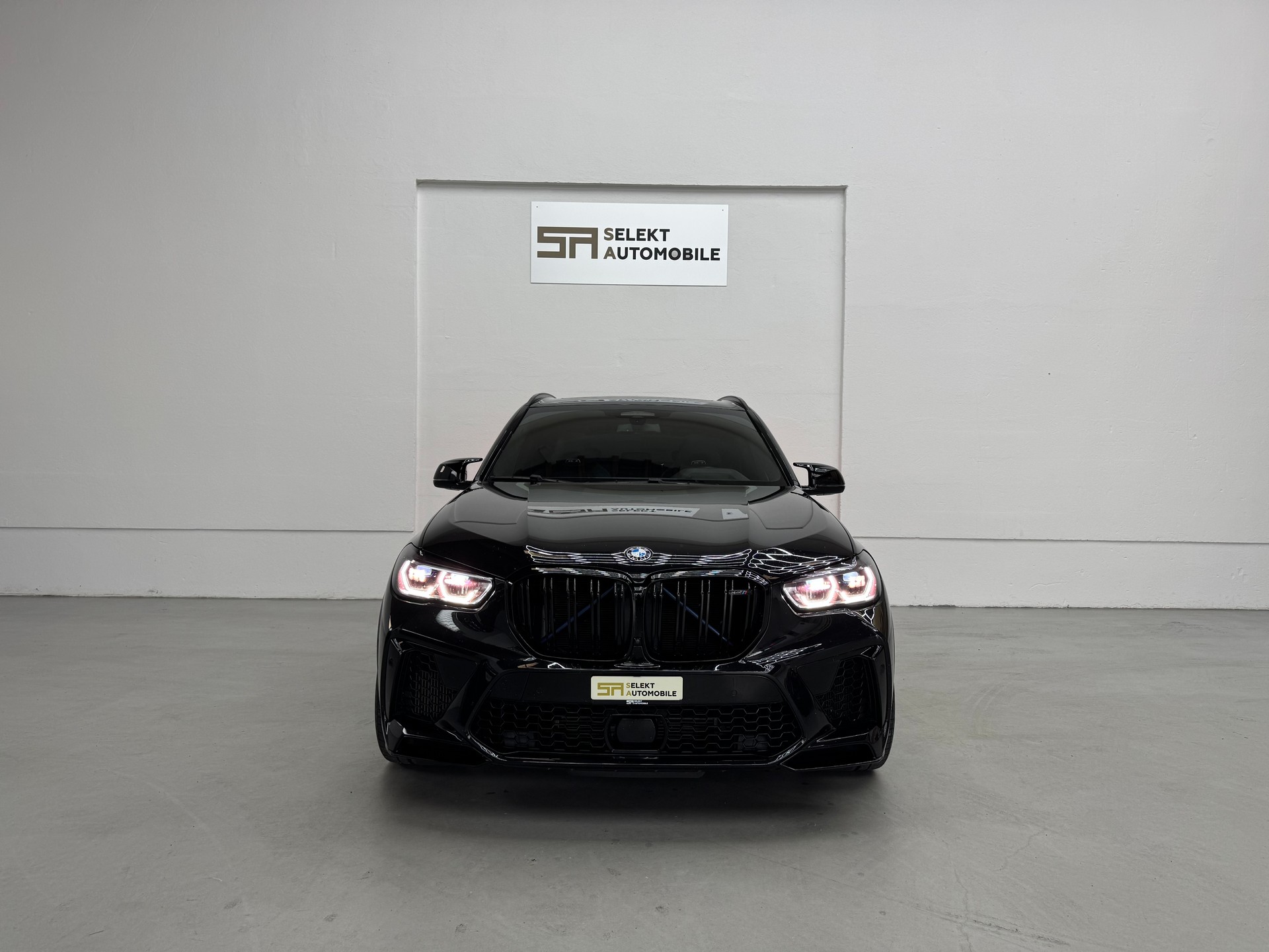BMW X5M Competition Steptronic Competition-showroom-element-2
