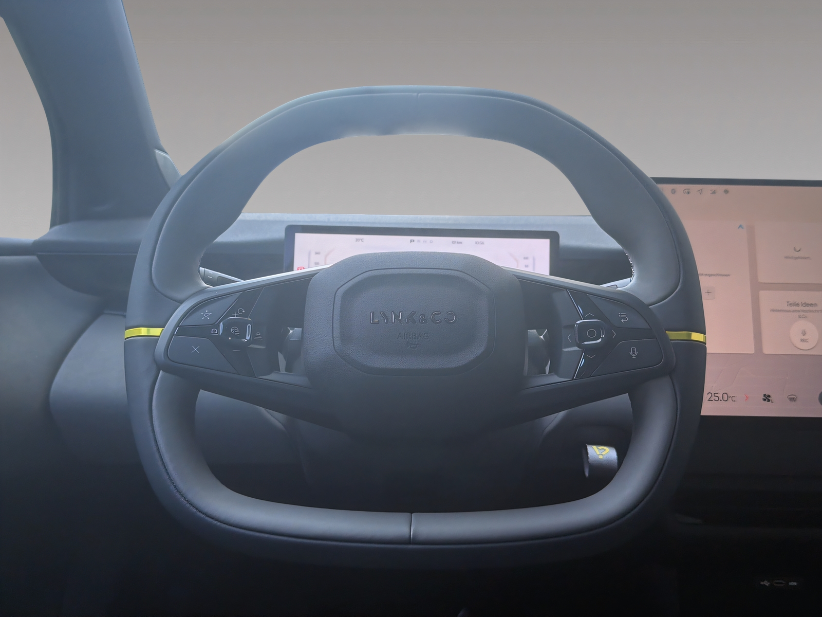 LYNK & CO 02 More-image-9