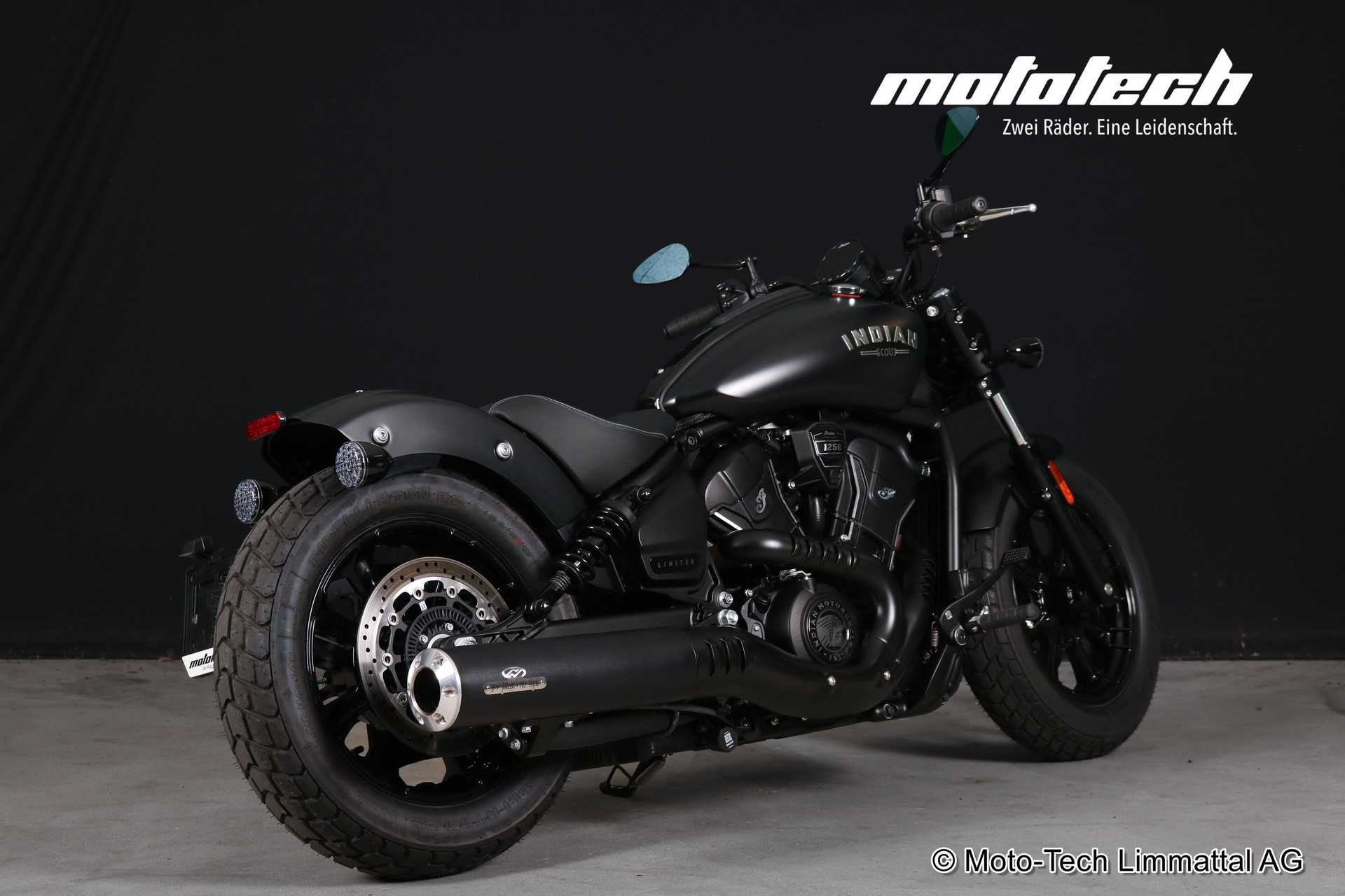 INDIAN Scout Bobber-showroom-element-2