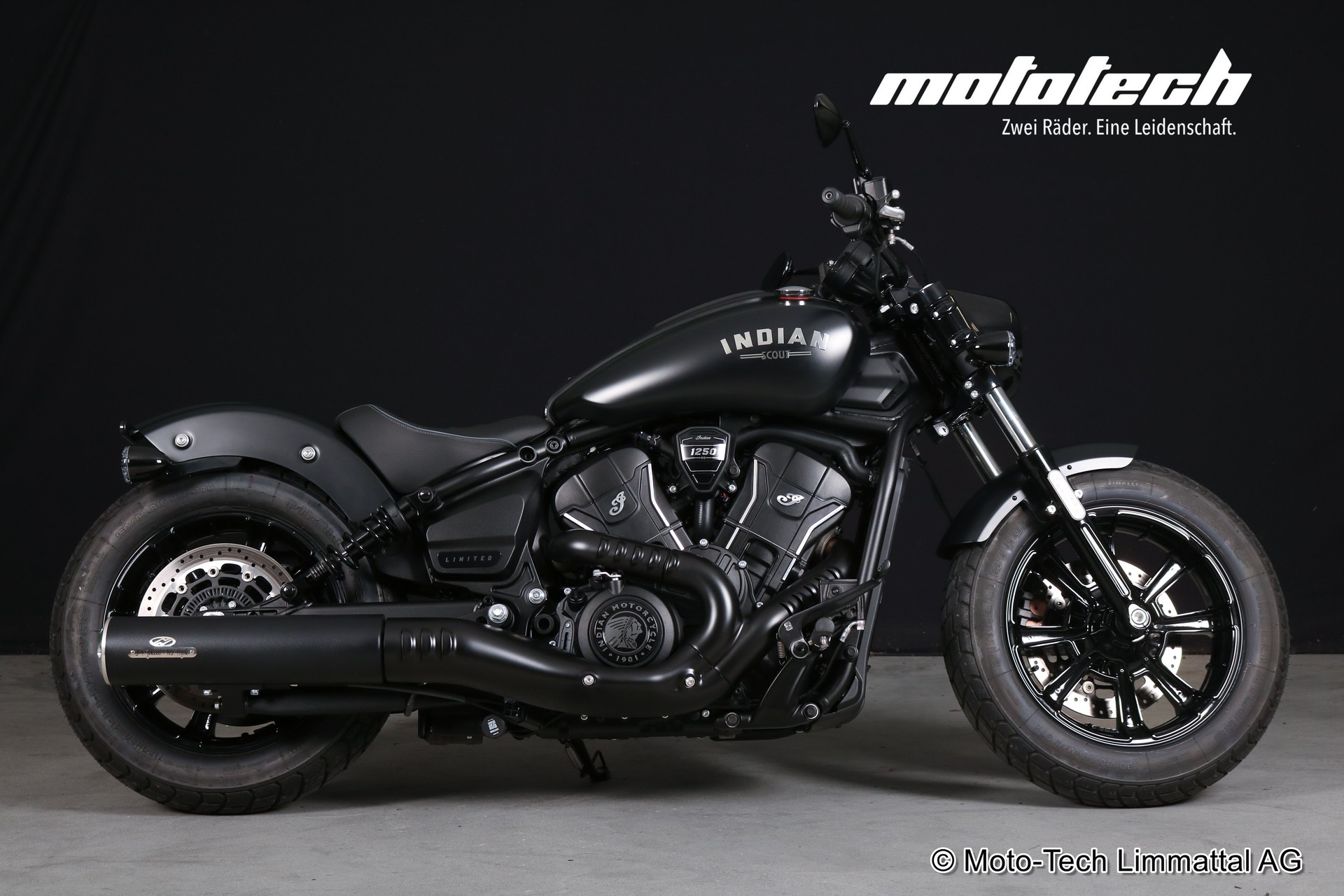 INDIAN Scout Bobber-showroom-element-1
