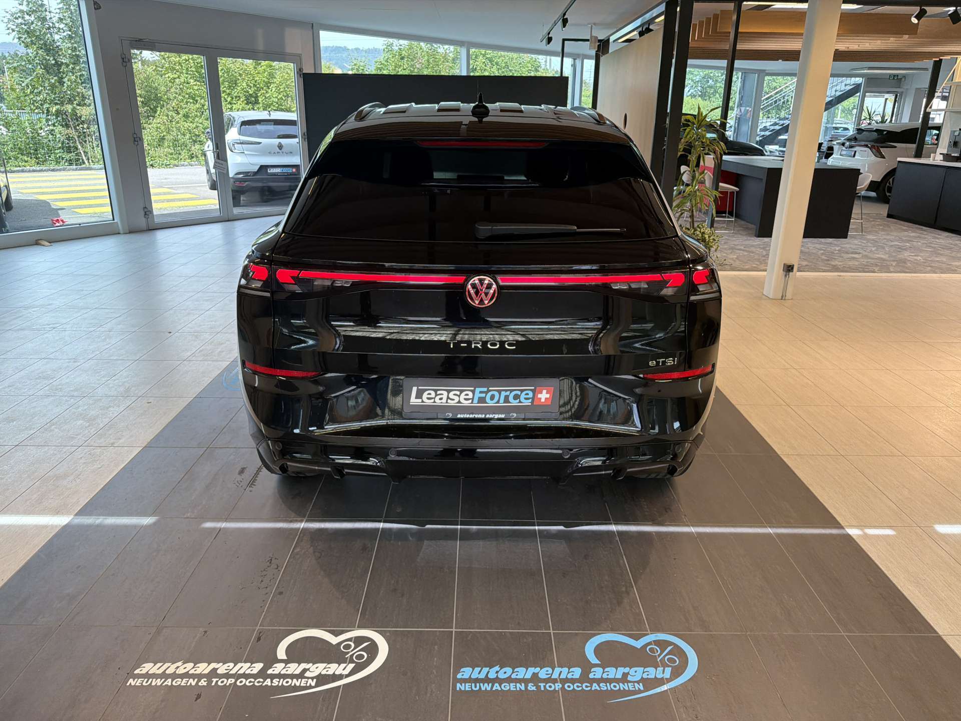 VW T-Roc 1.5 eTSi mHEV R-Line DSG-Automat-image-12