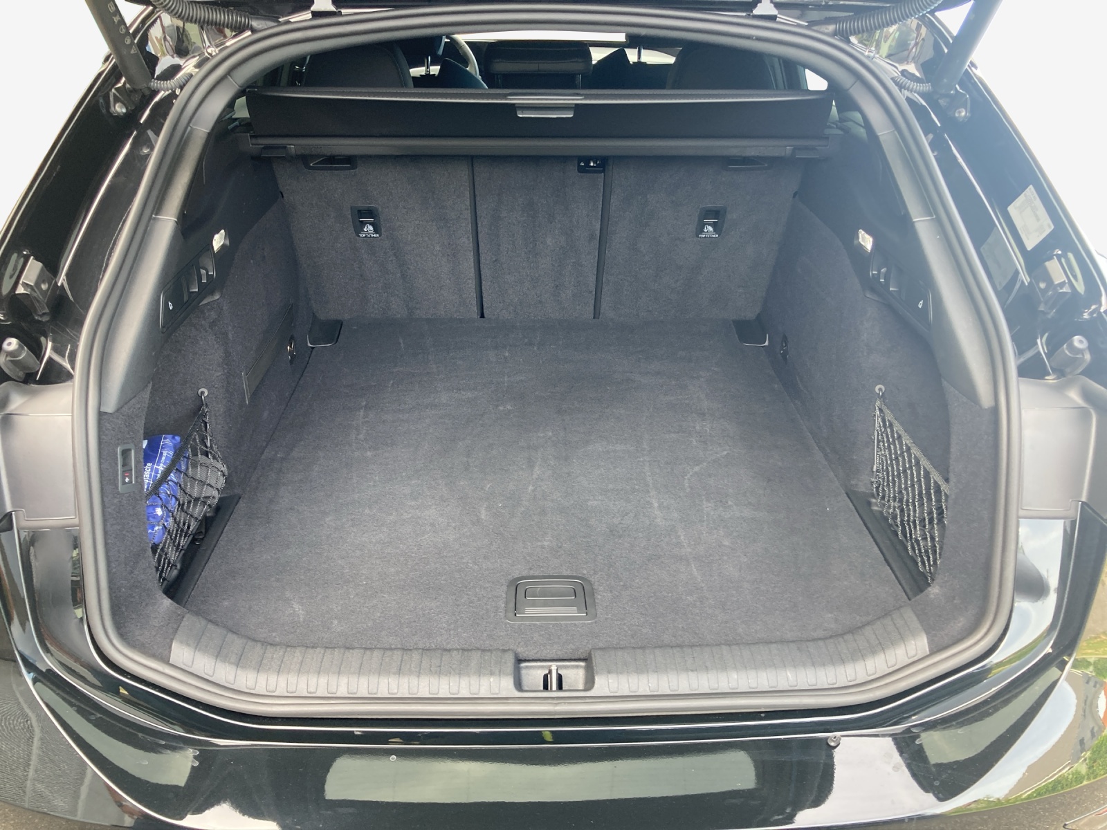 AUDI A6 Avant e-tron quattro-image-12
