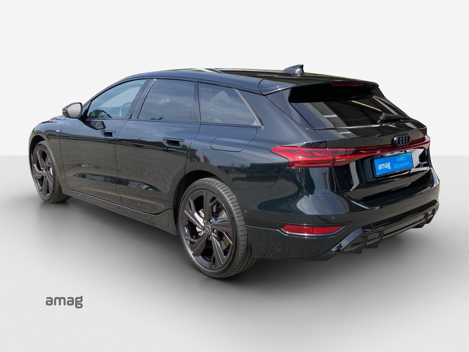 AUDI A6 Avant e-tron quattro-image-2