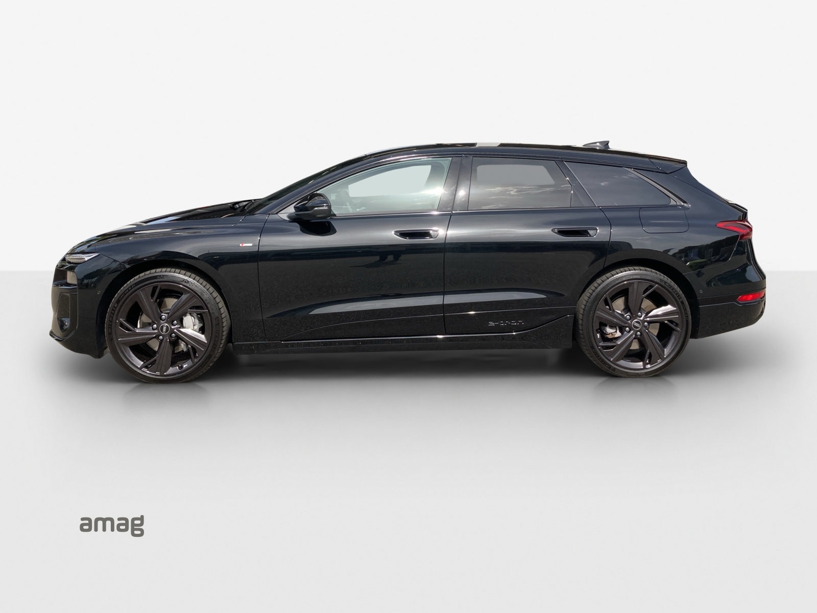 AUDI A6 Avant e-tron quattro-image-1