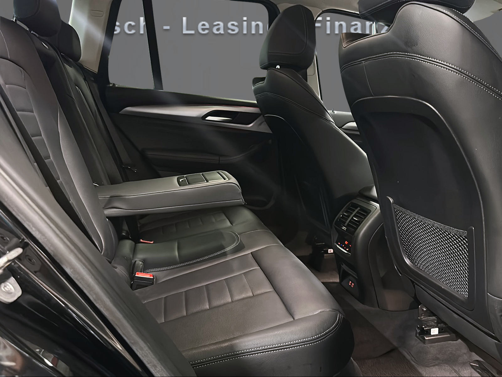 BMW X3 xDrive 20i Steptronic-image-12