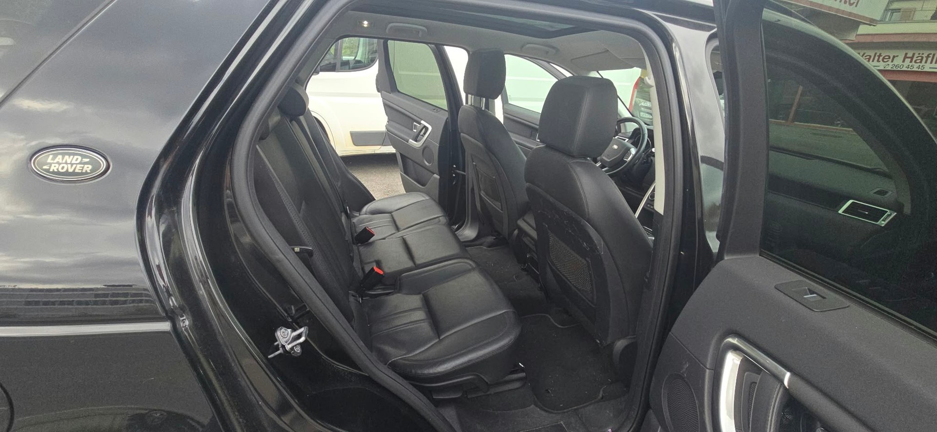 LAND ROVER Discovery Sport 2.0 TD4 HSE AT9-image-9