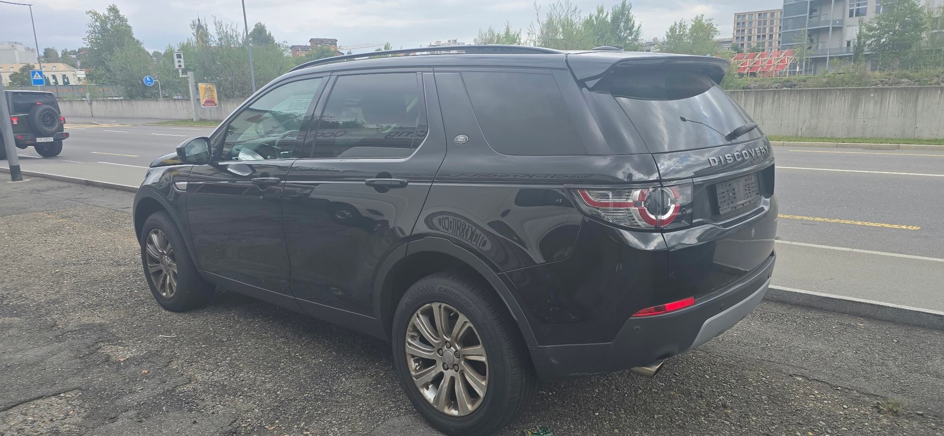 LAND ROVER Discovery Sport 2.0 TD4 HSE AT9-image-4