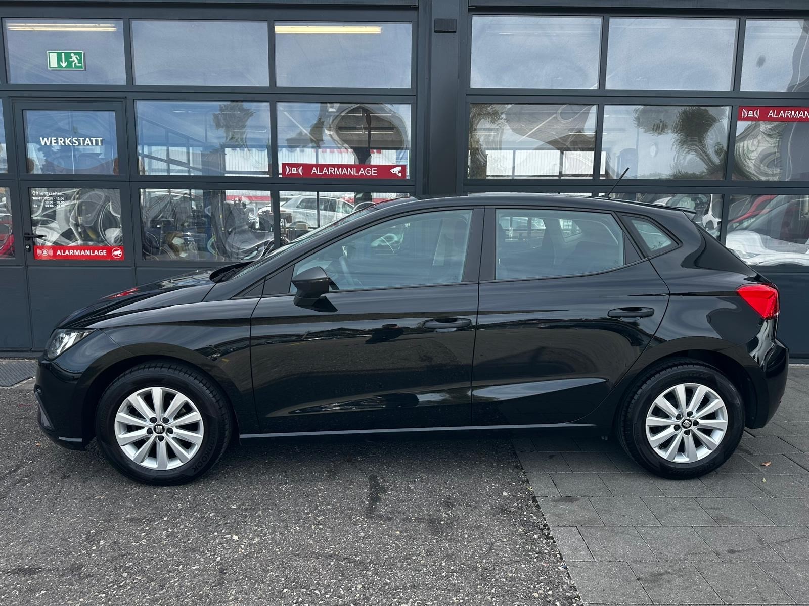 SEAT Ibiza 1.0 EcoTSI Reference-image-3