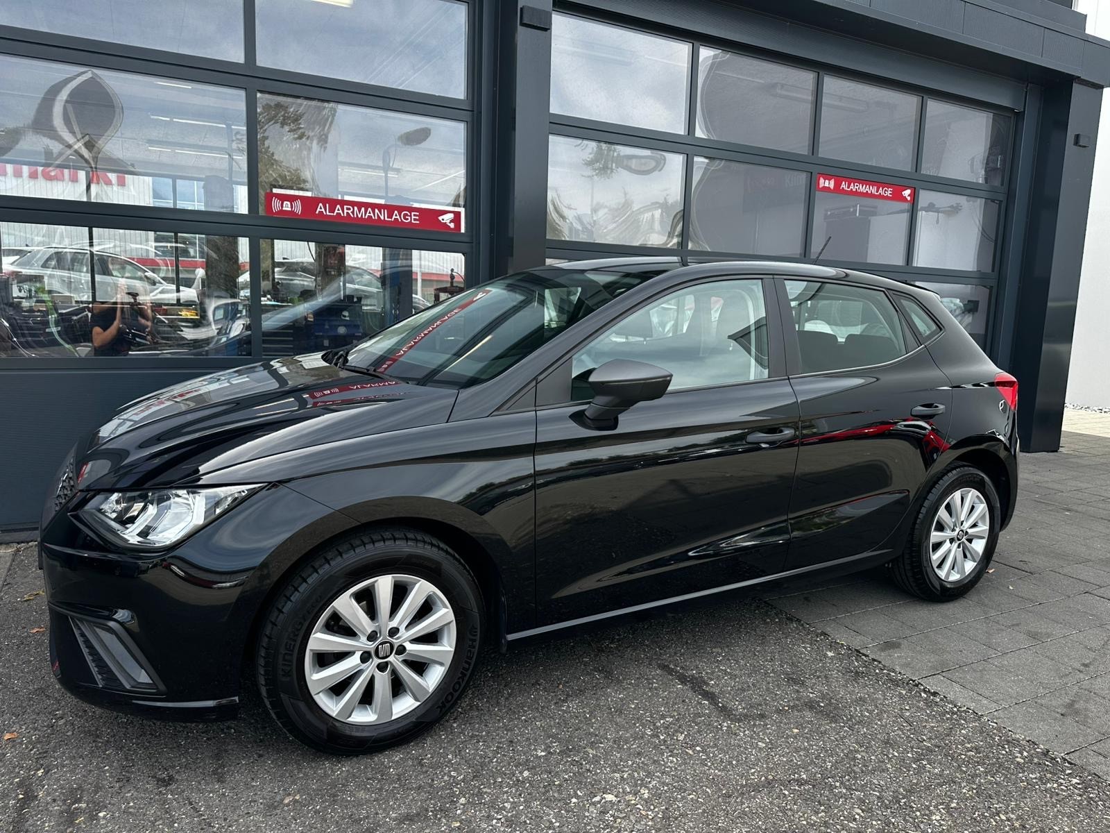 SEAT Ibiza 1.0 EcoTSI Reference-image-2