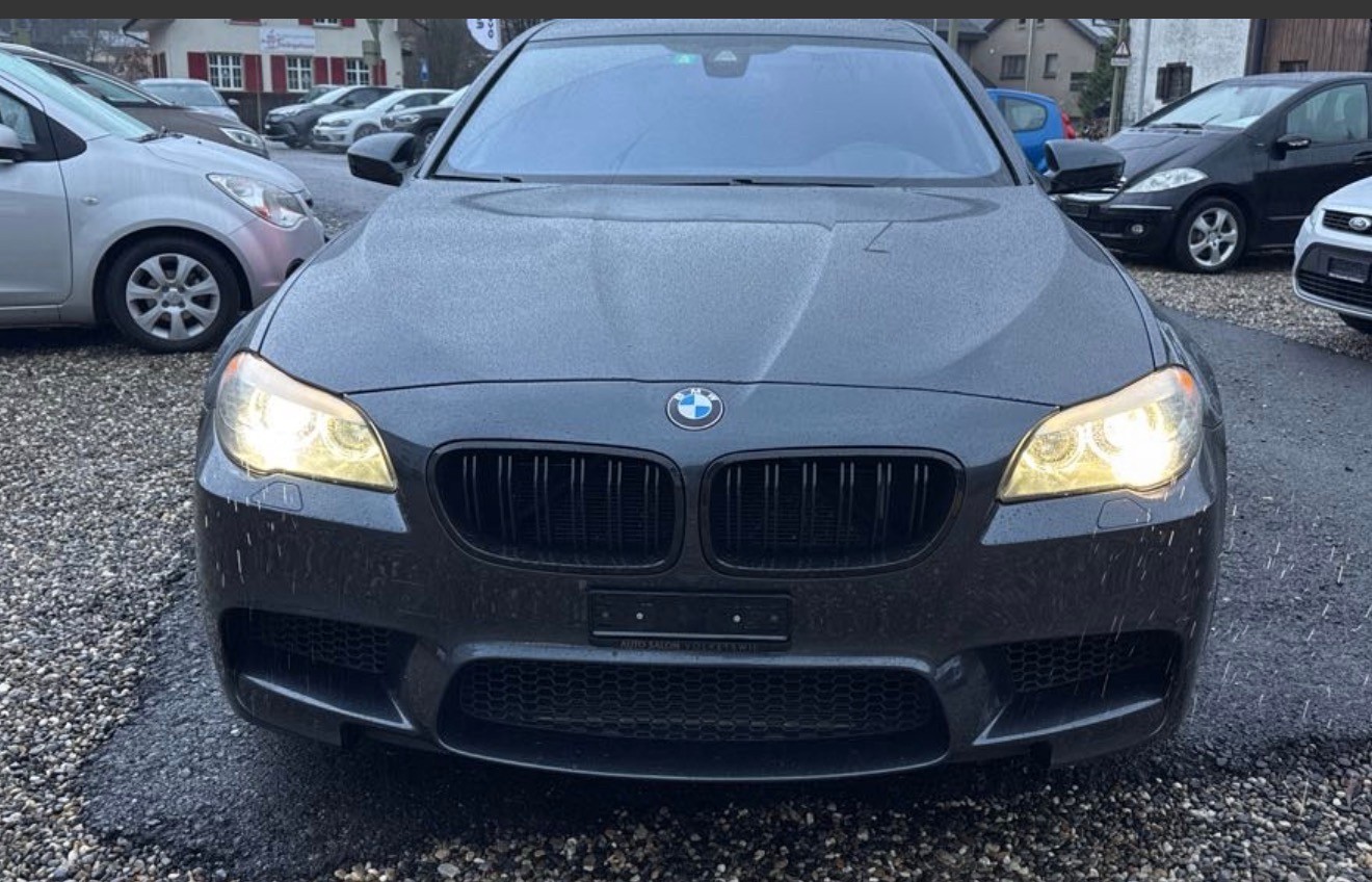 BMW M5-image-2