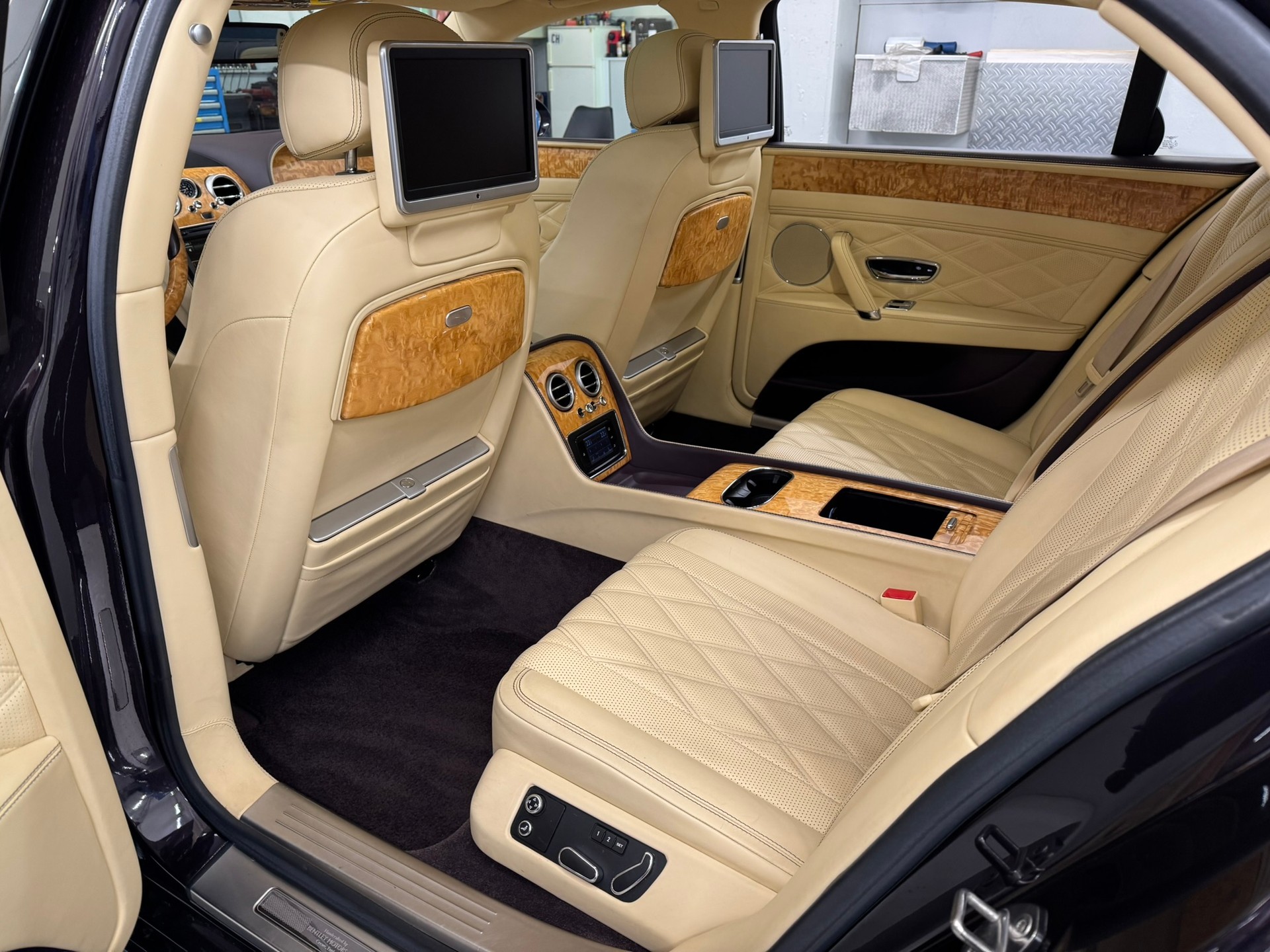 BENTLEY Flying Spur 6.0 W12 – FULL OPTIONS - CH Fahrzeug-image-15