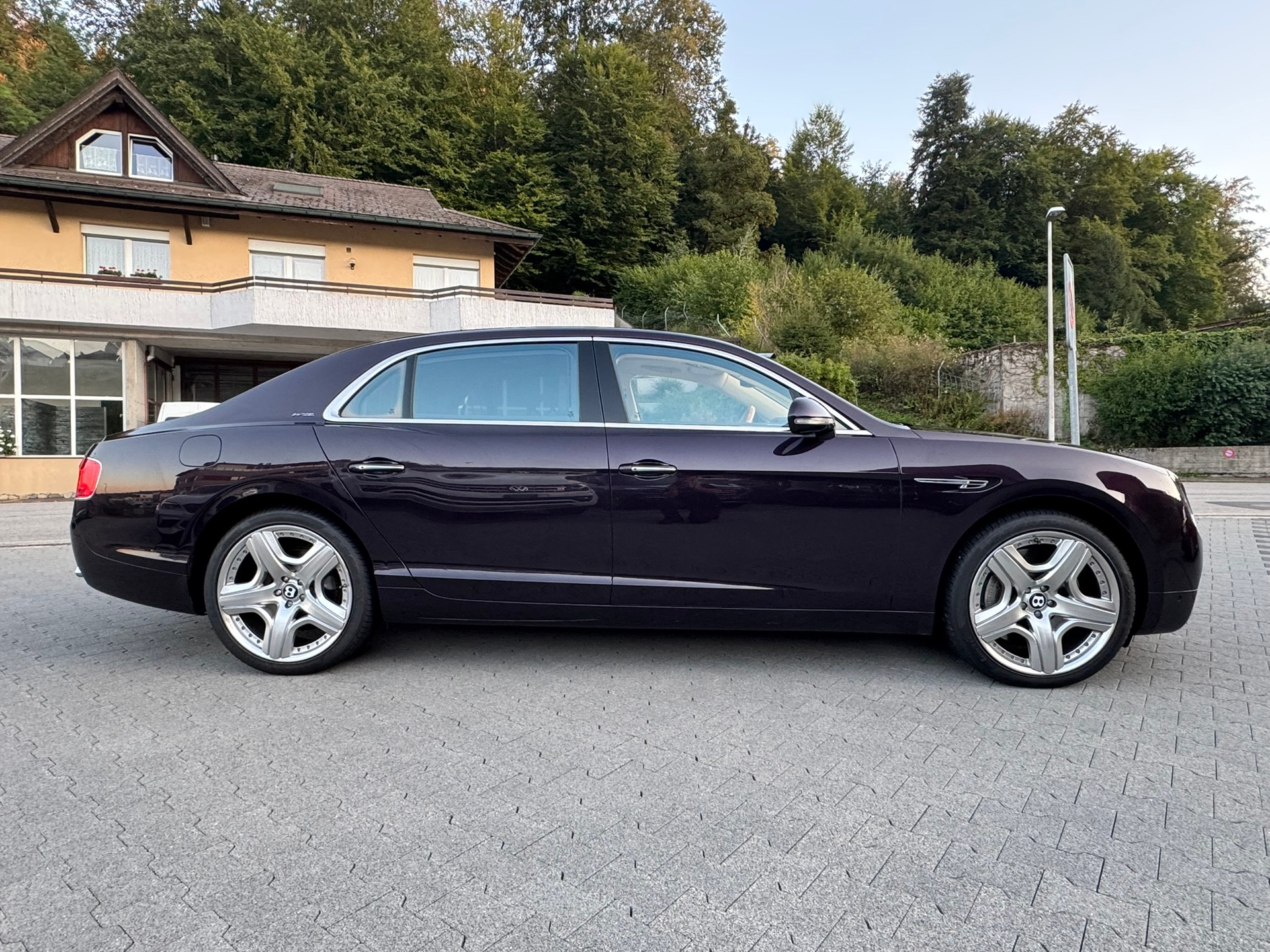 BENTLEY Flying Spur 6.0 W12 – FULL OPTIONS - CH Fahrzeug-image-3