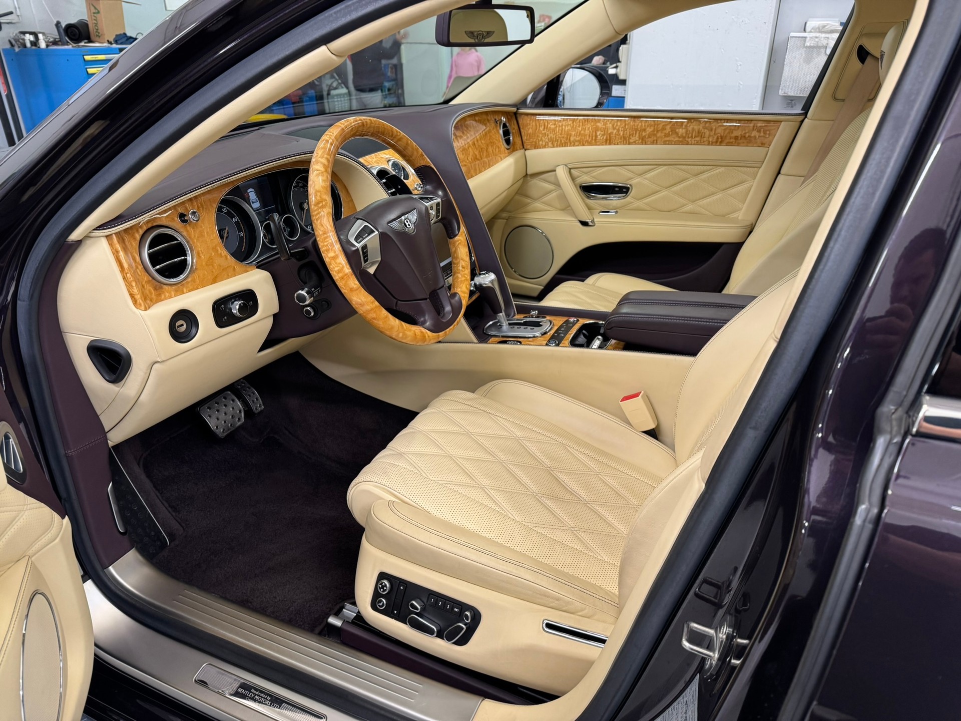 BENTLEY Flying Spur 6.0 W12 – FULL OPTIONS - CH Fahrzeug-image-11