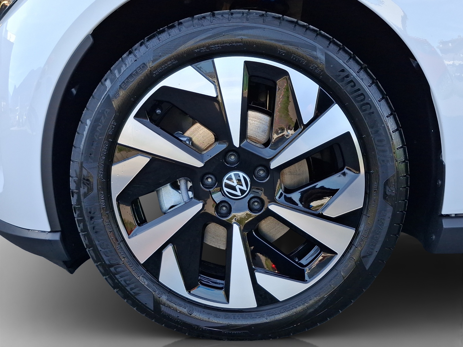 VW ID.Polo 52 kWh Life Edition One-image-13