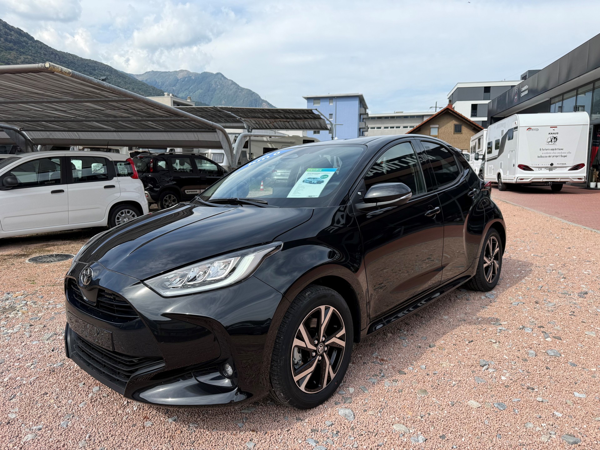 TOYOTA Yaris 1.5 Trend e-CVT-image-1