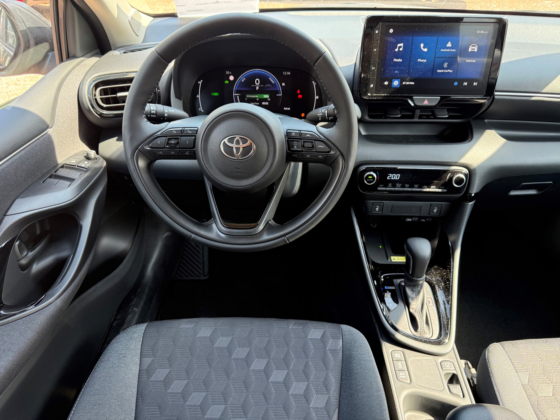 TOYOTA Yaris 1.5 Trend e-CVT-image-10