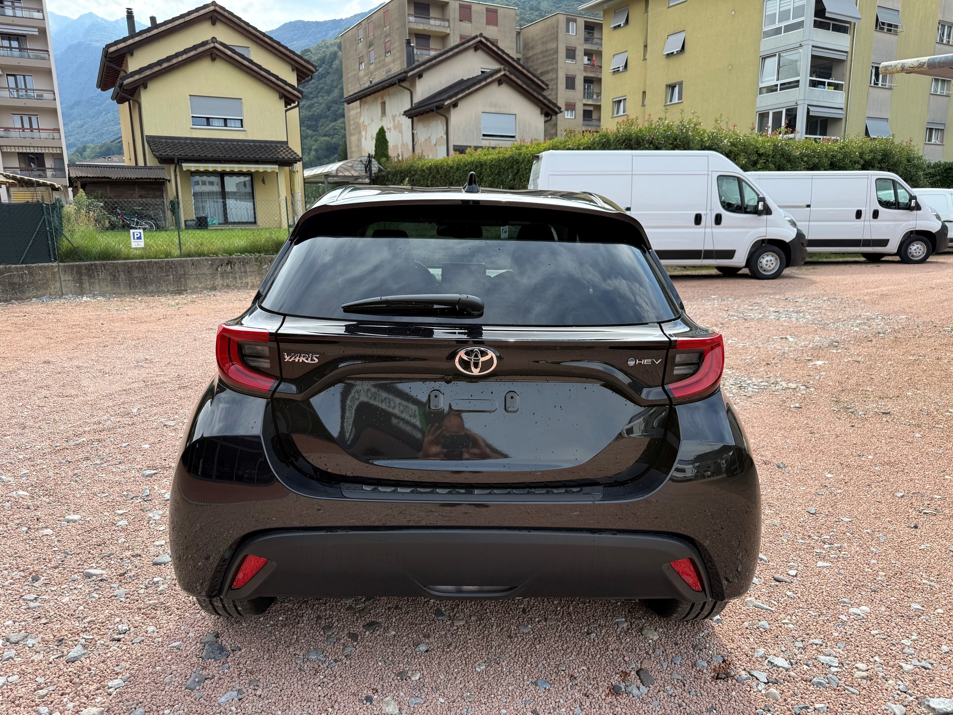 TOYOTA Yaris 1.5 Trend e-CVT-image-4