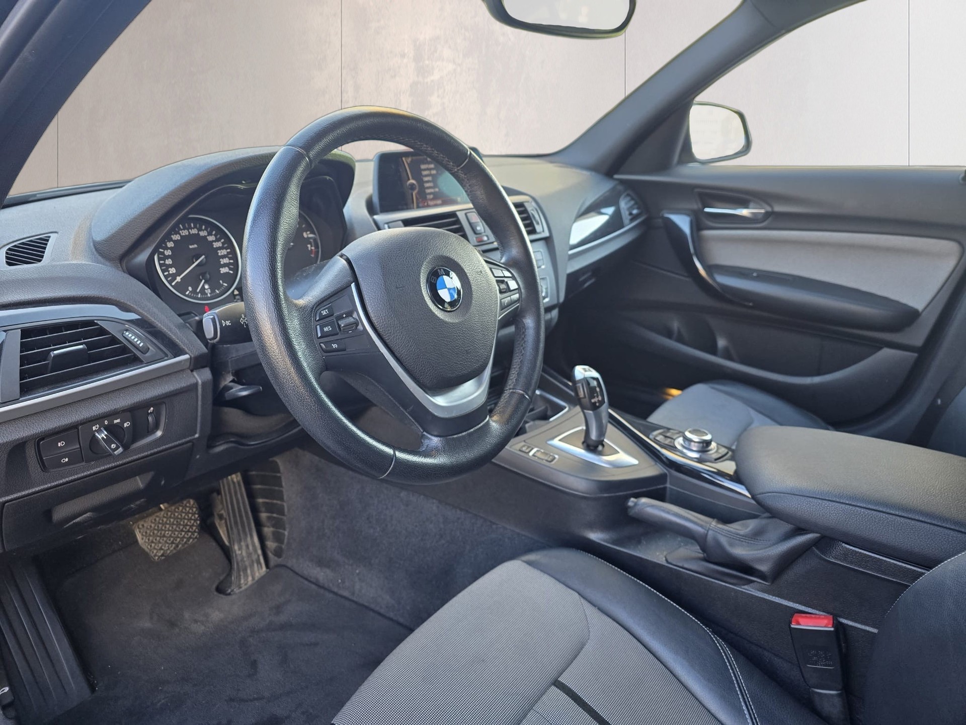 BMW 118i Steptronic-image-9