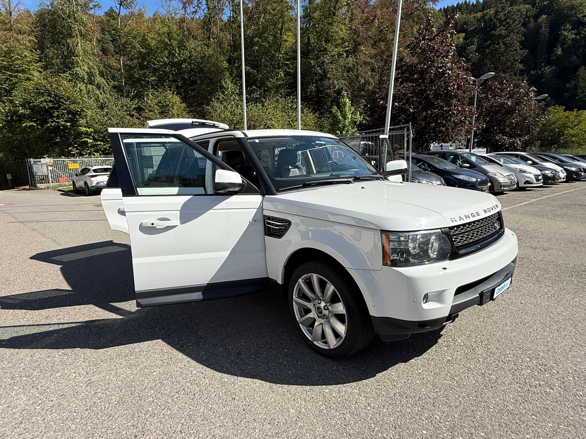 LAND ROVER Range Rover Sport 3.0 TDV6 SE Automatic-image-23