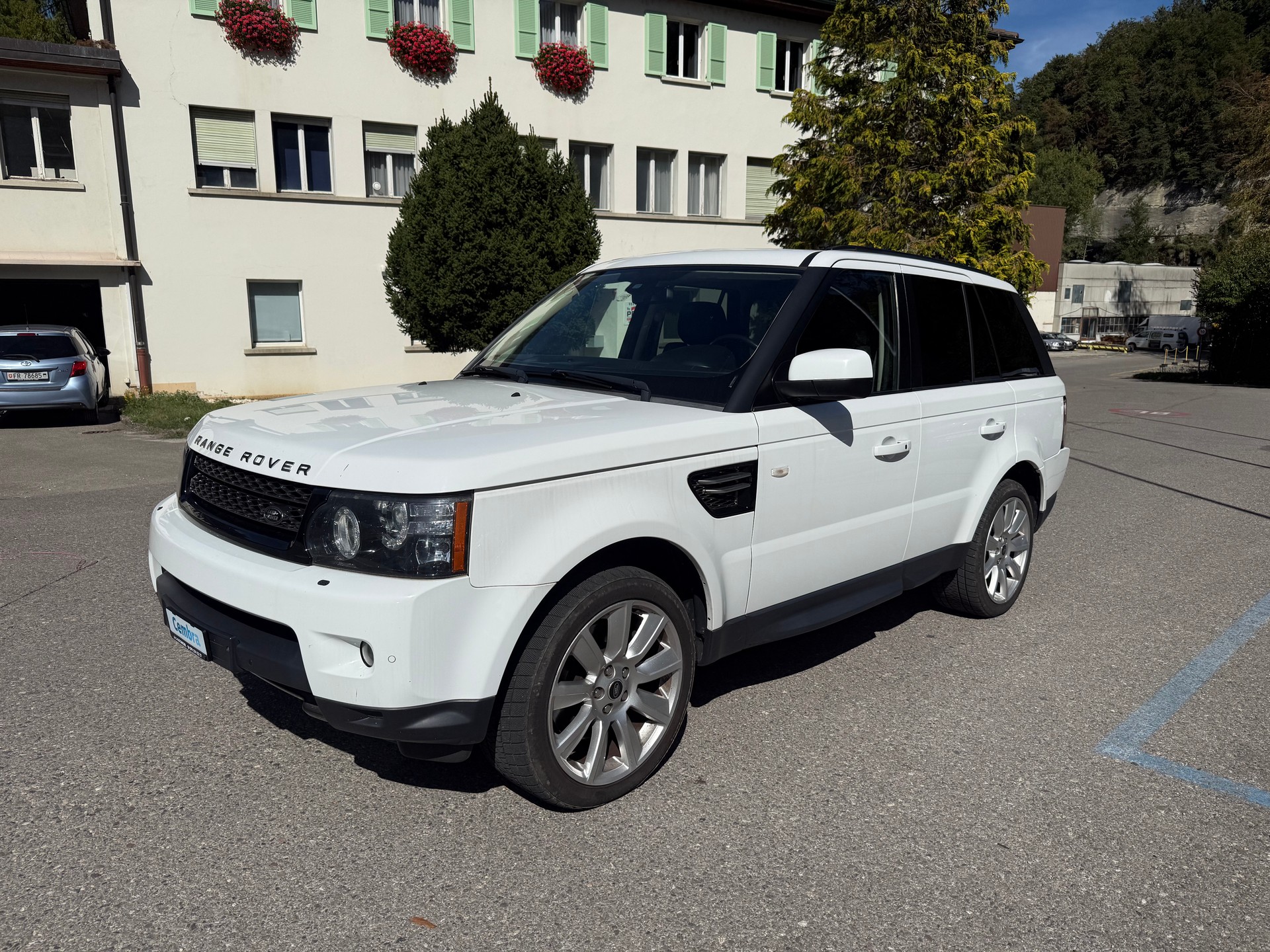 LAND ROVER Range Rover Sport 3.0 TDV6 SE Automatic-image-2