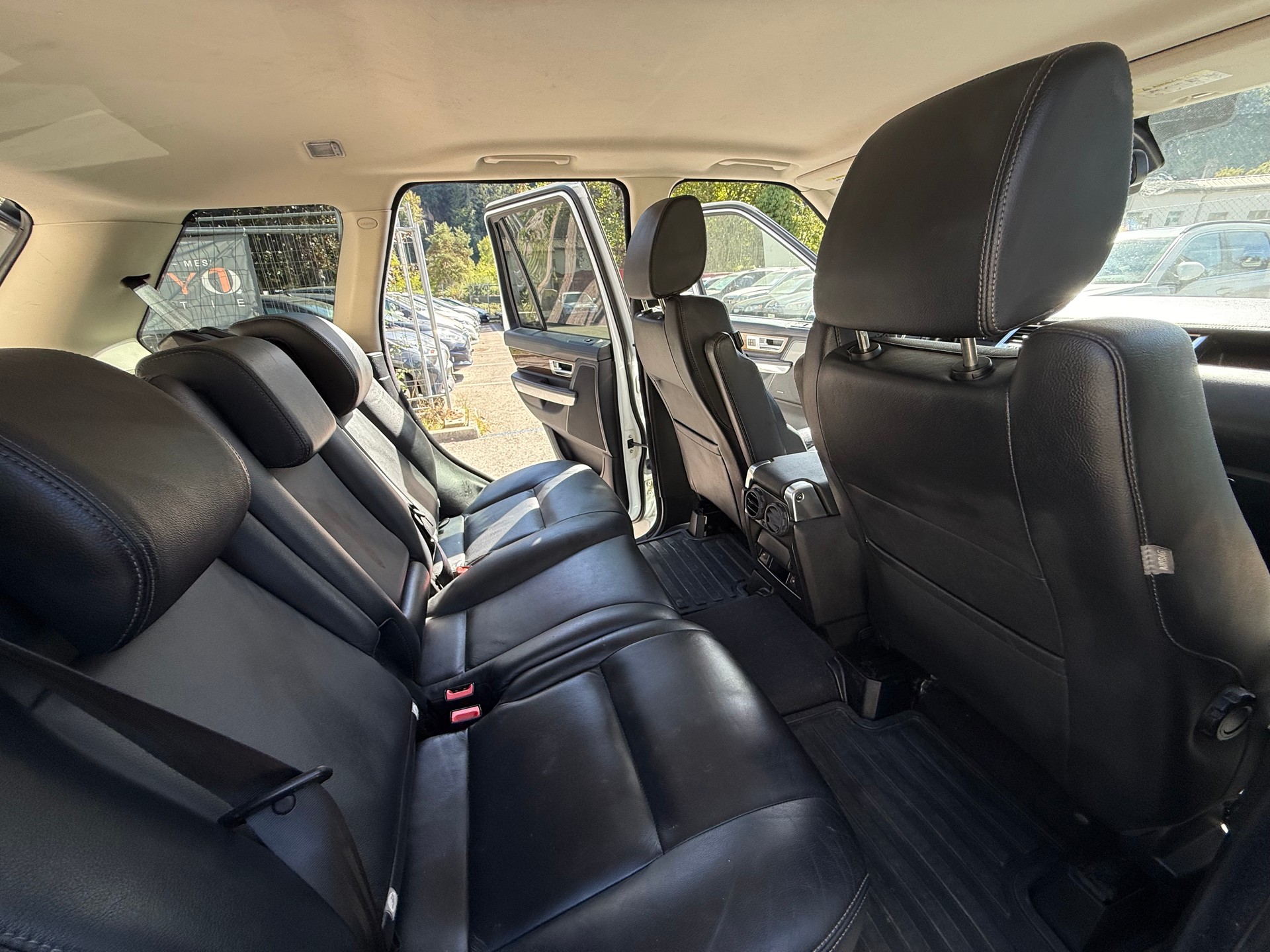 LAND ROVER Range Rover Sport 3.0 TDV6 SE Automatic-image-14