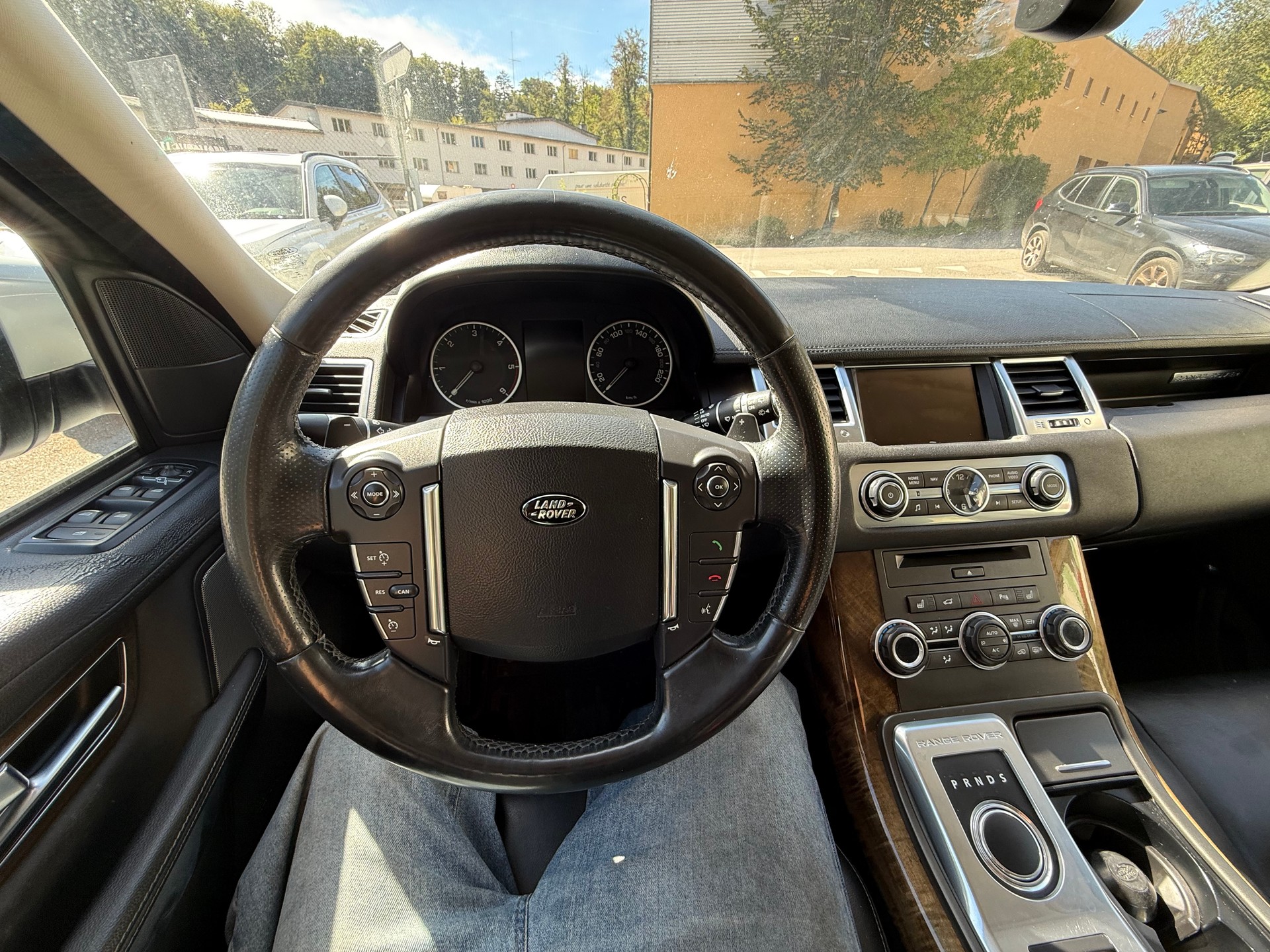 LAND ROVER Range Rover Sport 3.0 TDV6 SE Automatic-image-28