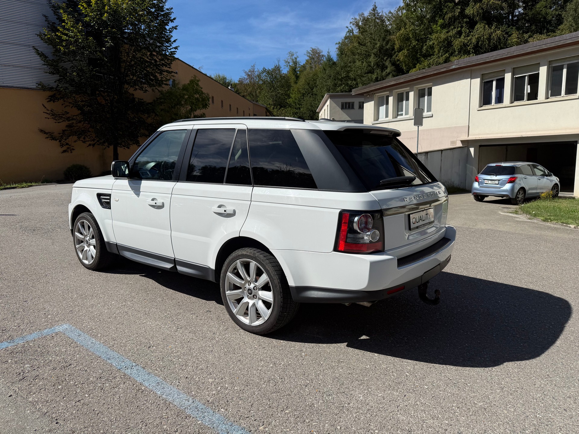 LAND ROVER Range Rover Sport 3.0 TDV6 SE Automatic-image-4