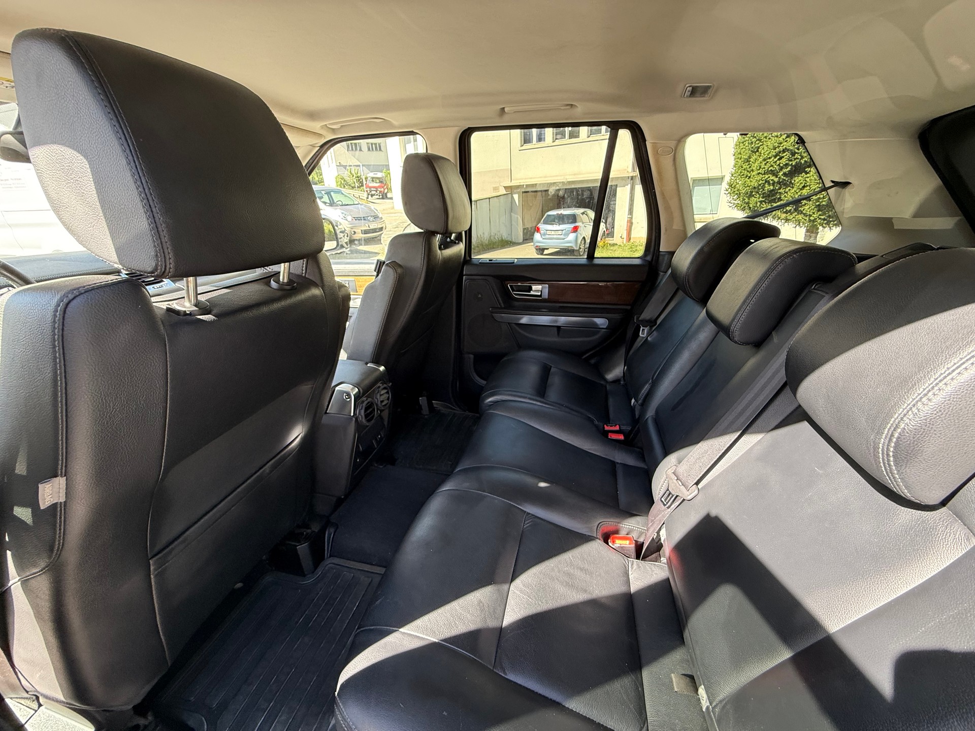 LAND ROVER Range Rover Sport 3.0 TDV6 SE Automatic-image-10