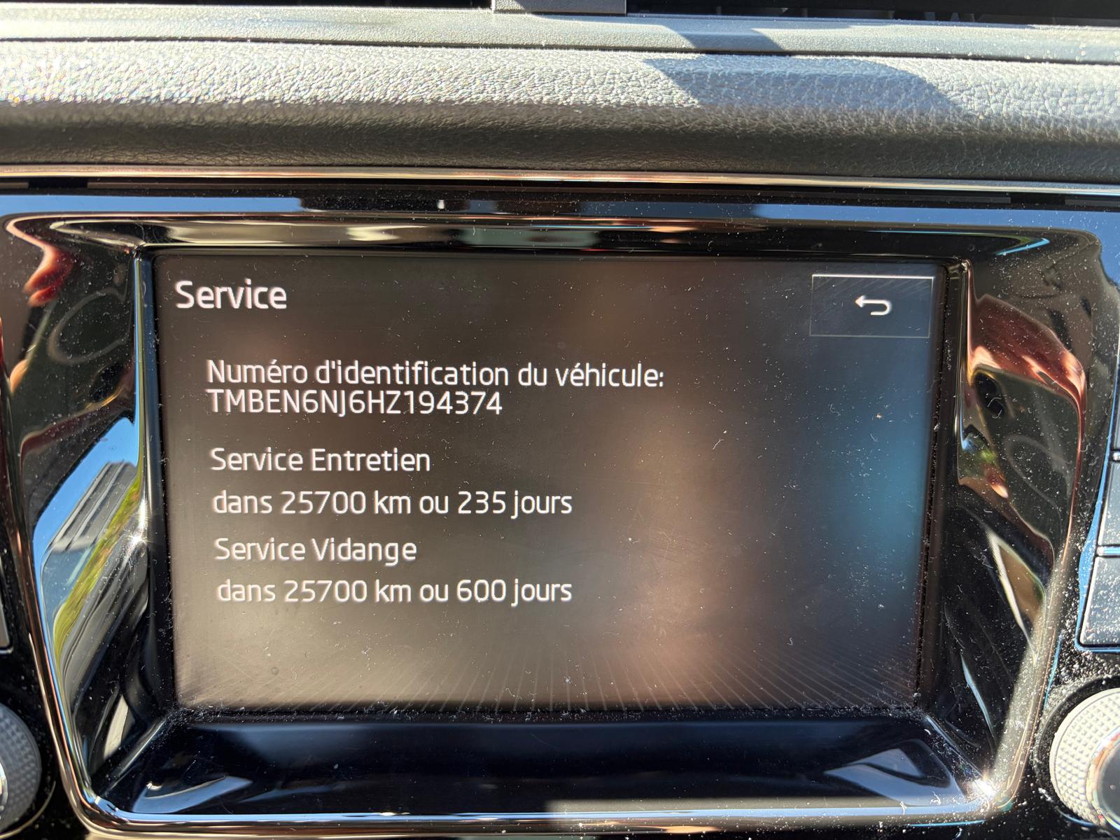 SKODA Fabia 1.2 TSI Black Edition DSG-image-24