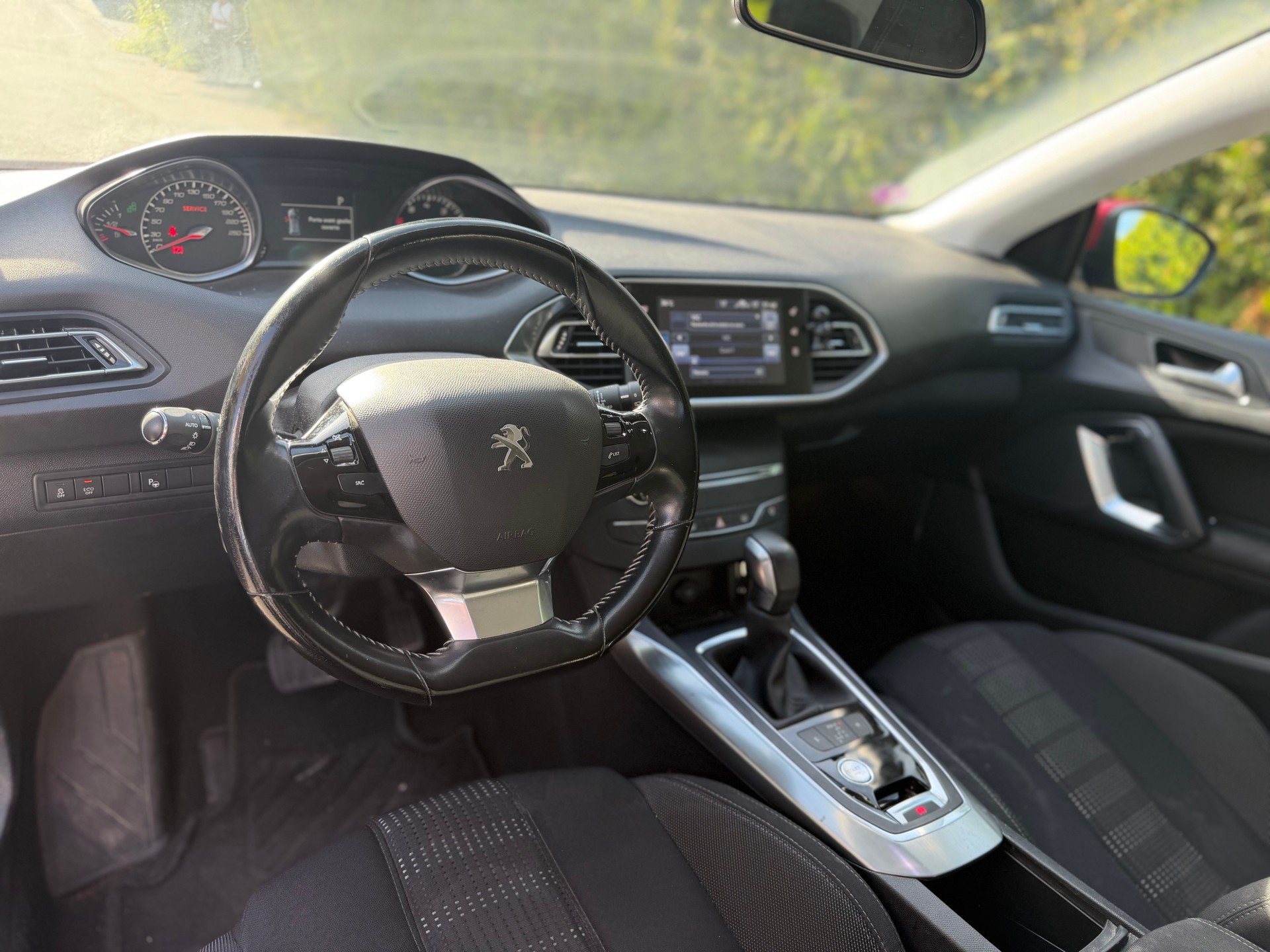PEUGEOT 308 1.2 THP Allure Automatic-image-7