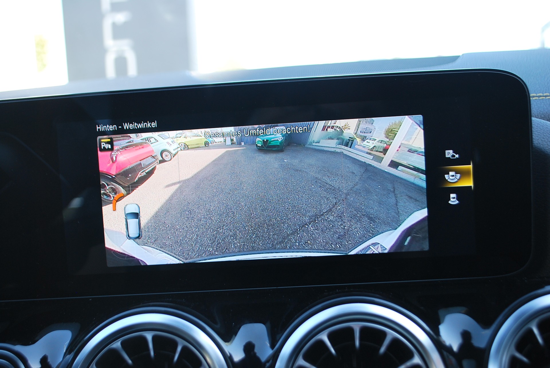 MERCEDES-BENZ GLA 45 S AMG 4Matic+ 8G-Speedshift DCT-image-15
