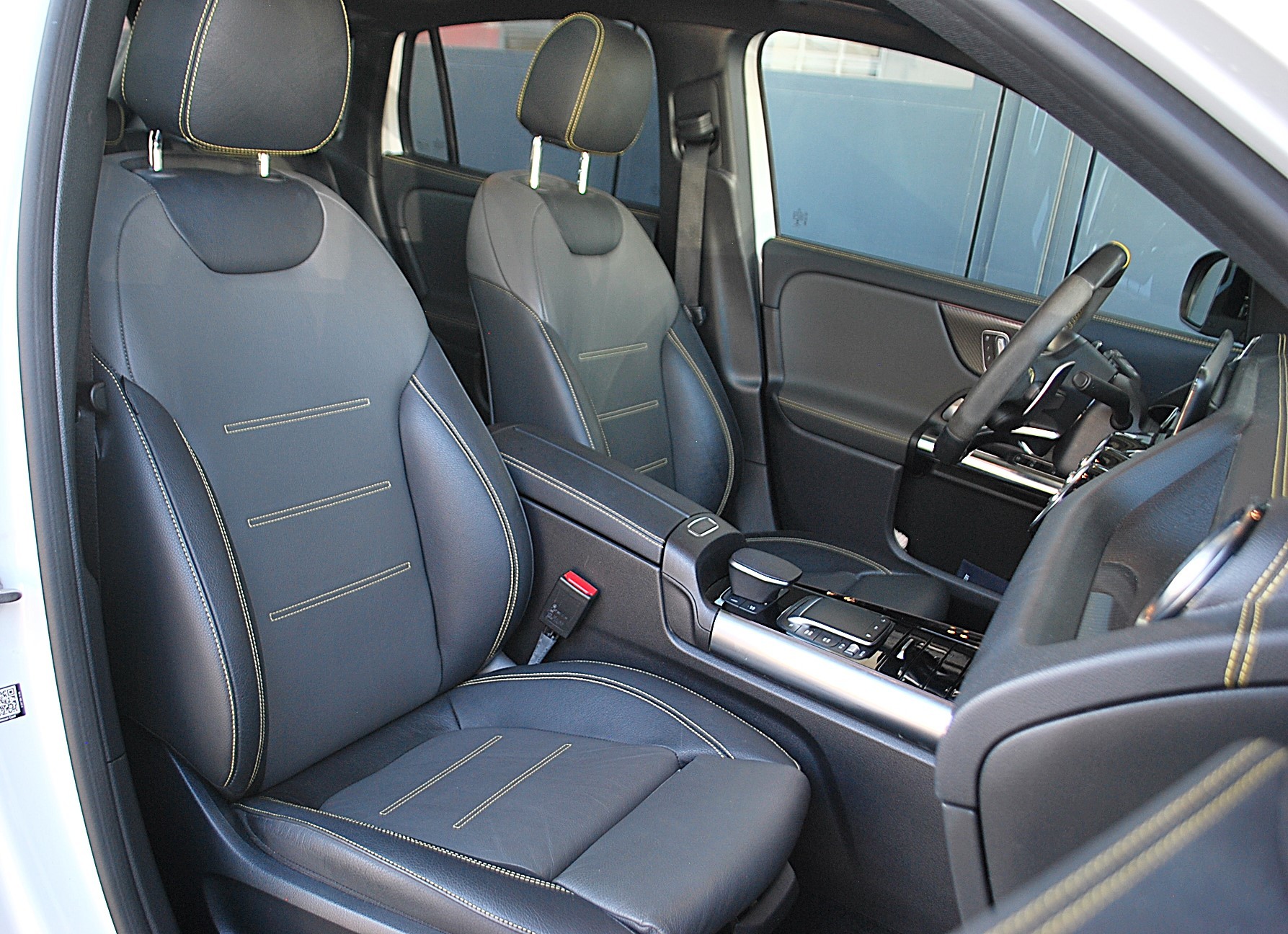 MERCEDES-BENZ GLA 45 S AMG 4Matic+ 8G-Speedshift DCT-image-9