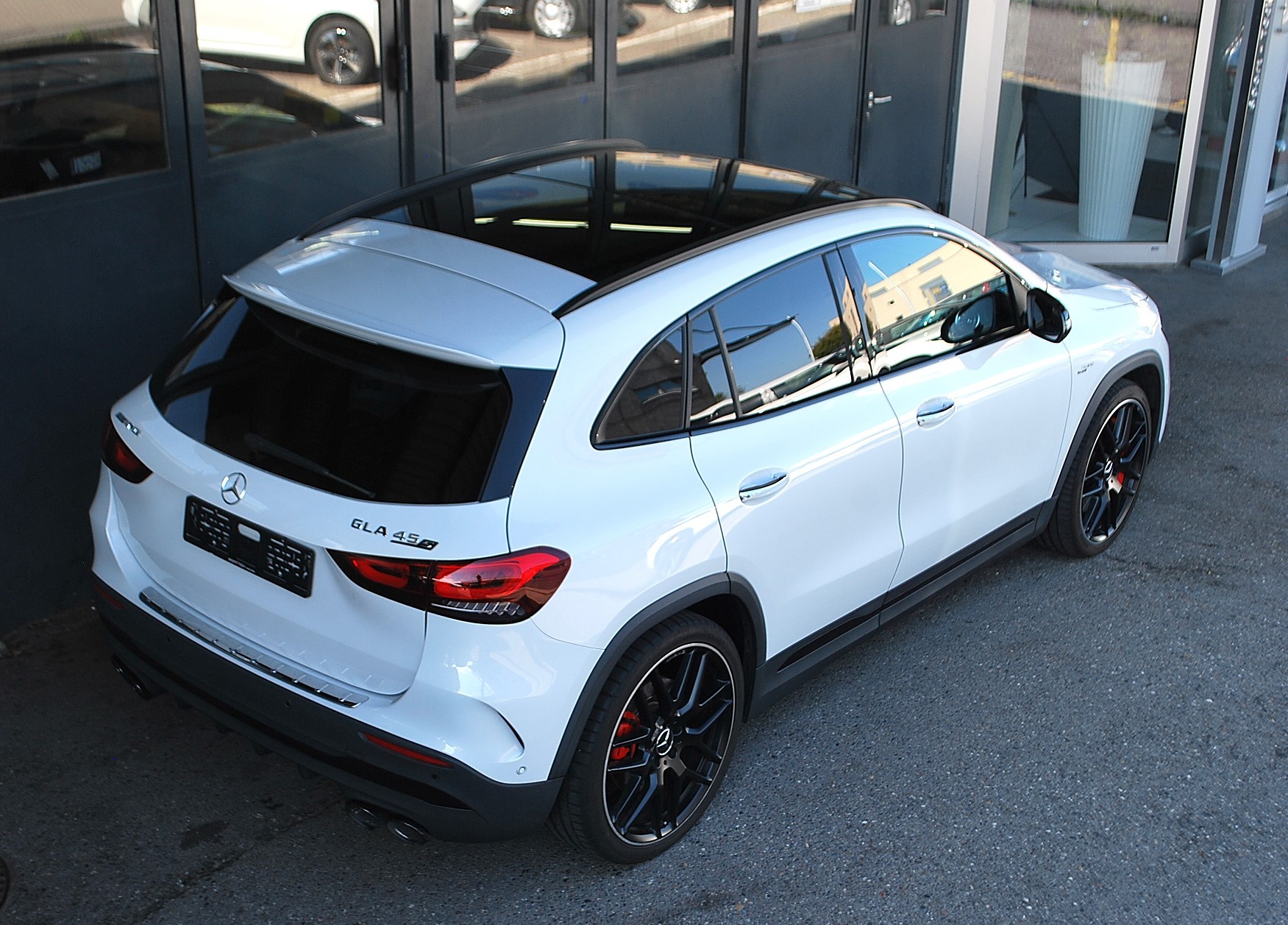 MERCEDES-BENZ GLA 45 S AMG 4Matic+ 8G-Speedshift DCT-image-7