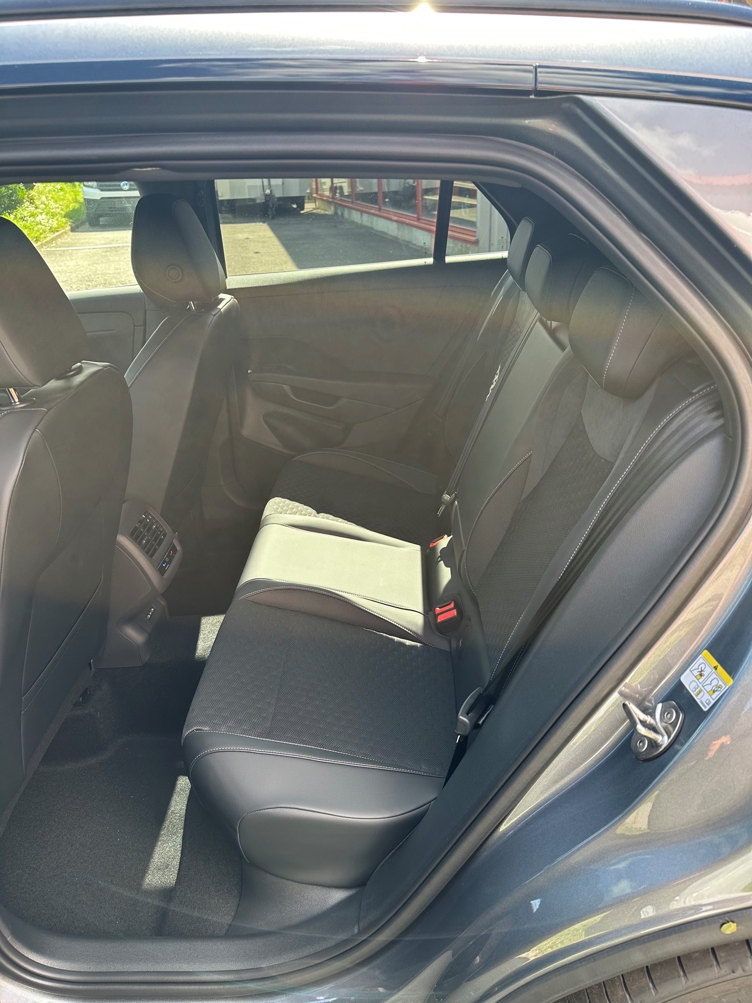 VW T-Roc 1.5 eTSI mHEV Style DSG-image-7