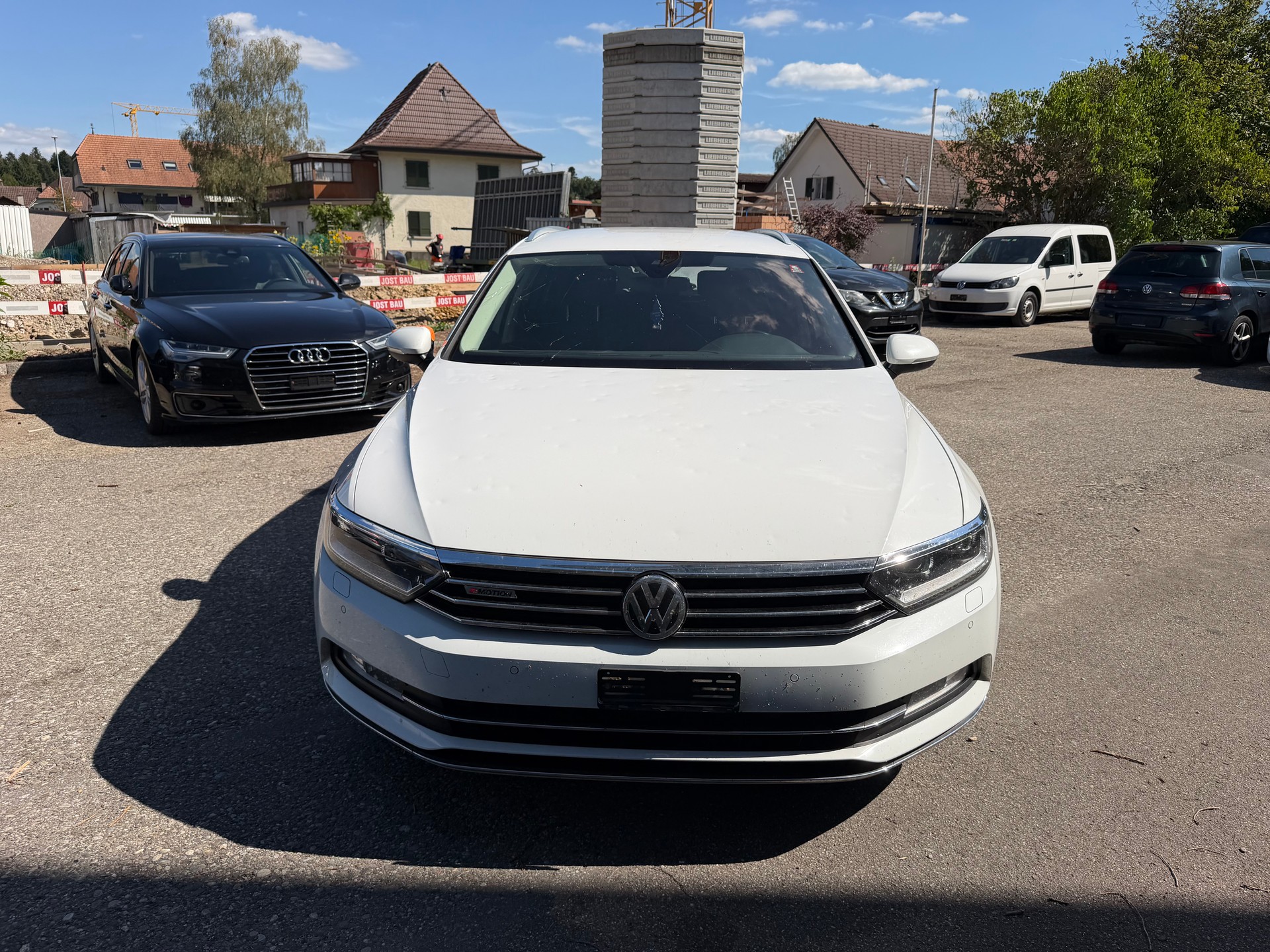 VW Passat Variant 2.0 TDI BMT Sport DSG 4Motion-image-2