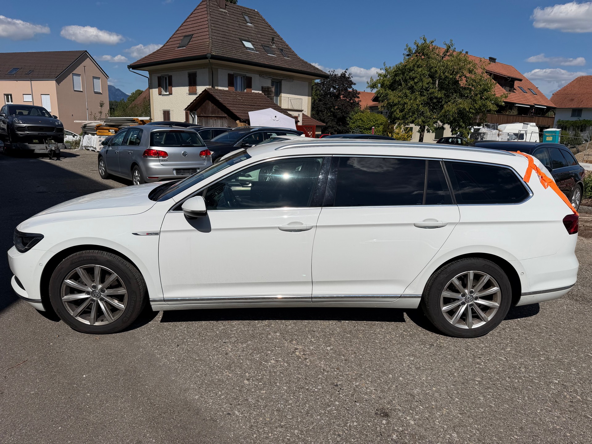 VW Passat Variant 2.0 TDI BMT Sport DSG 4Motion-image-4