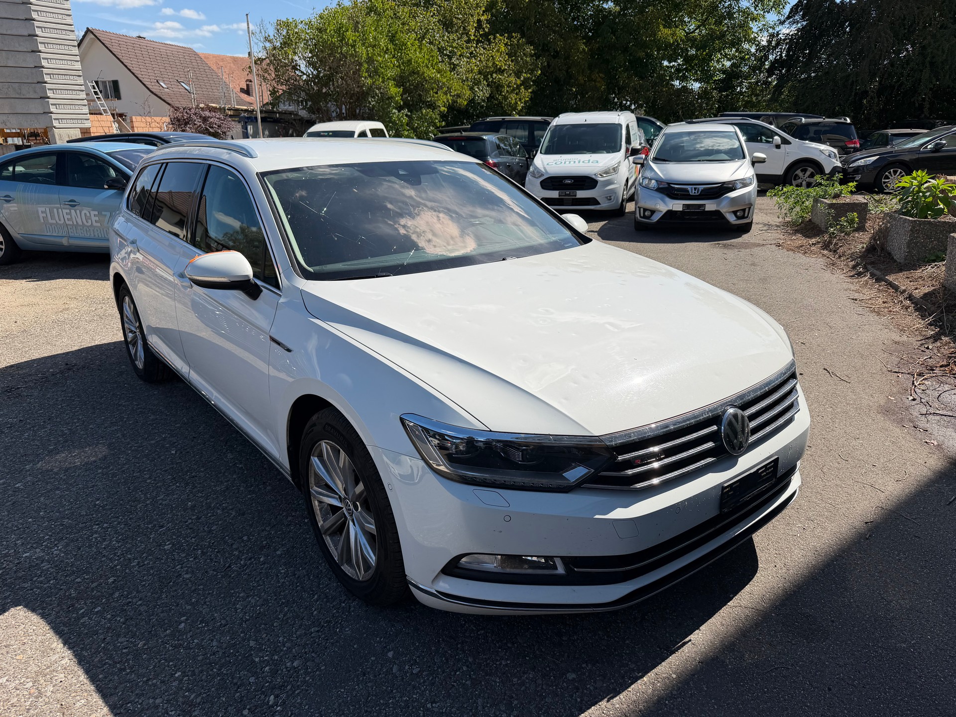 VW Passat Variant 2.0 TDI BMT Sport DSG 4Motion-image-1