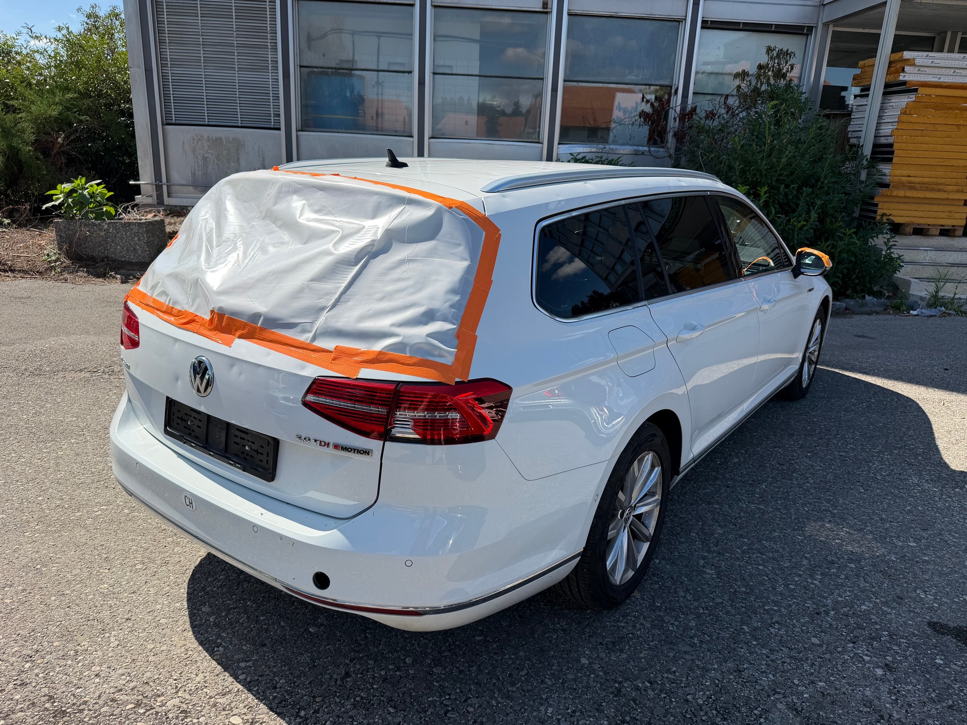 VW Passat Variant 2.0 TDI BMT Sport DSG 4Motion-image-6