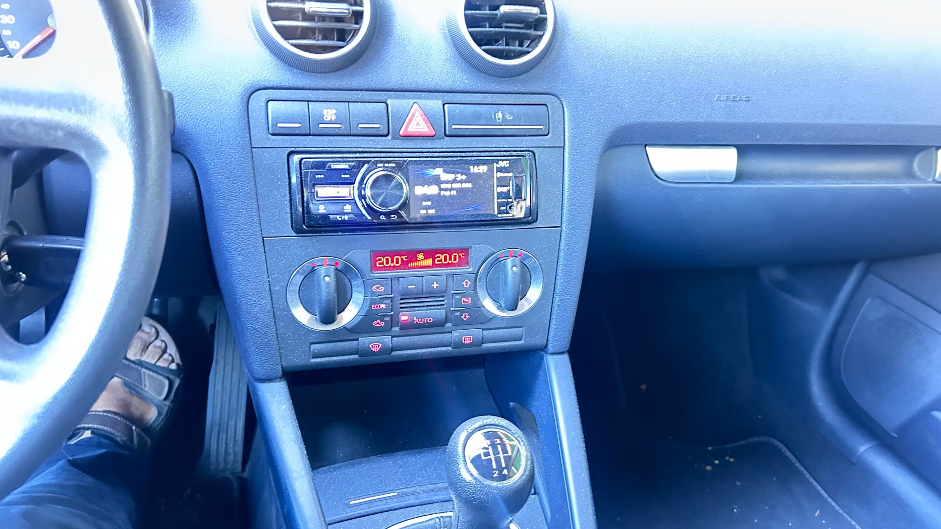 AUDI A3 1.6 Ambition-image-6