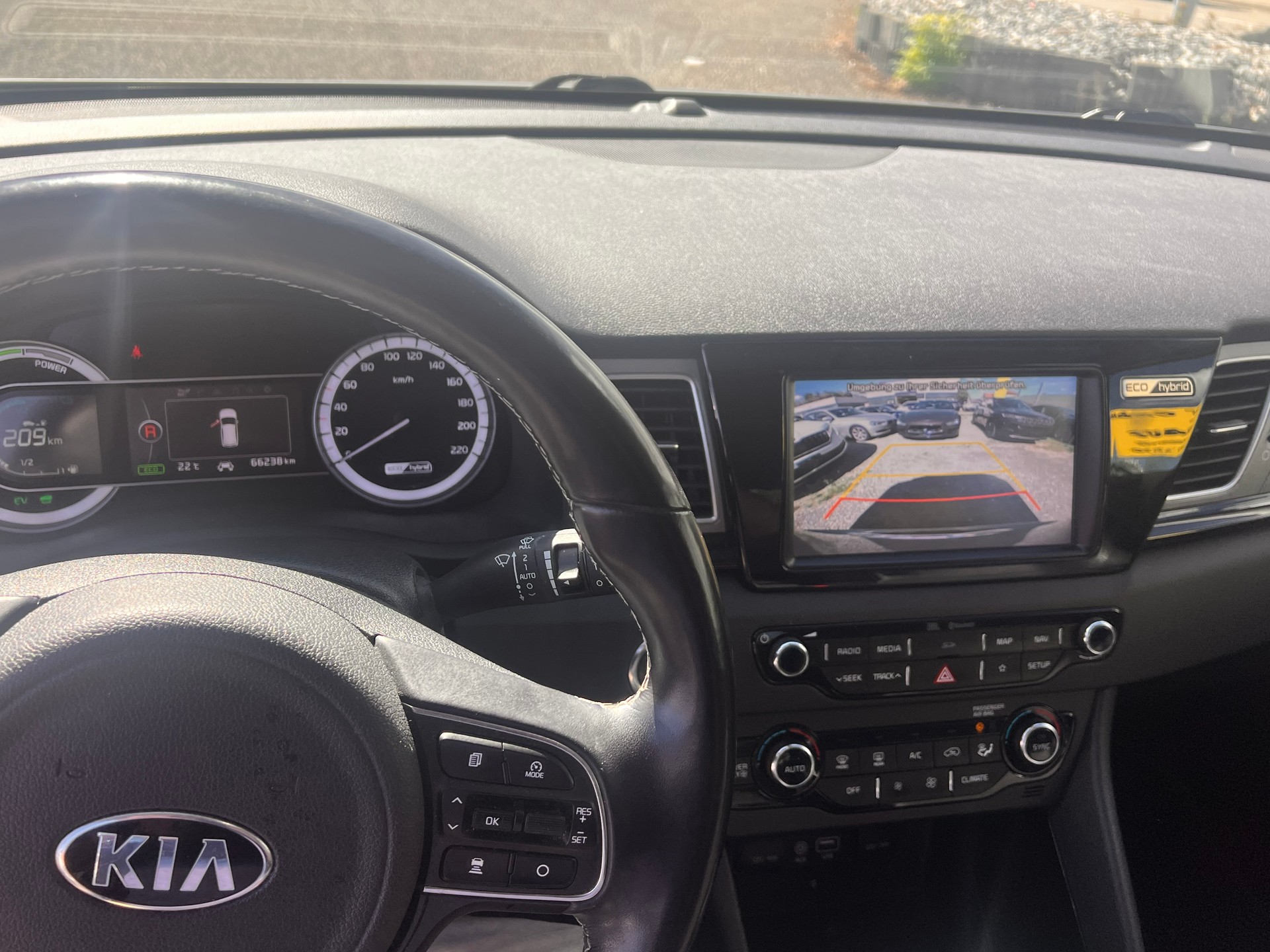 KIA Niro 1.6GDi Hybrid Style DCT-image-11