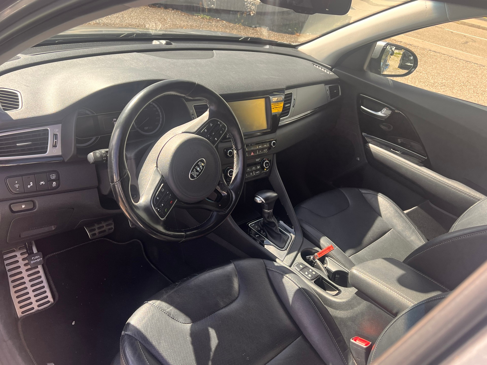 KIA Niro 1.6GDi Hybrid Style DCT-image-9