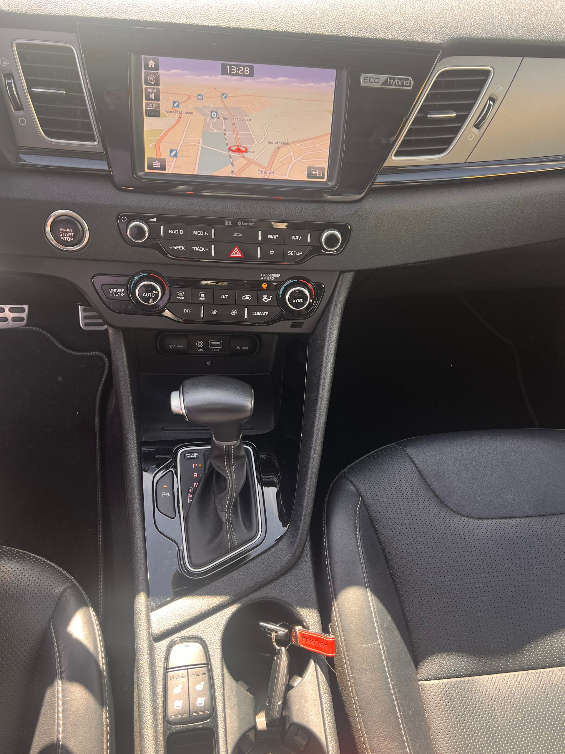 KIA Niro 1.6GDi Hybrid Style DCT-image-8
