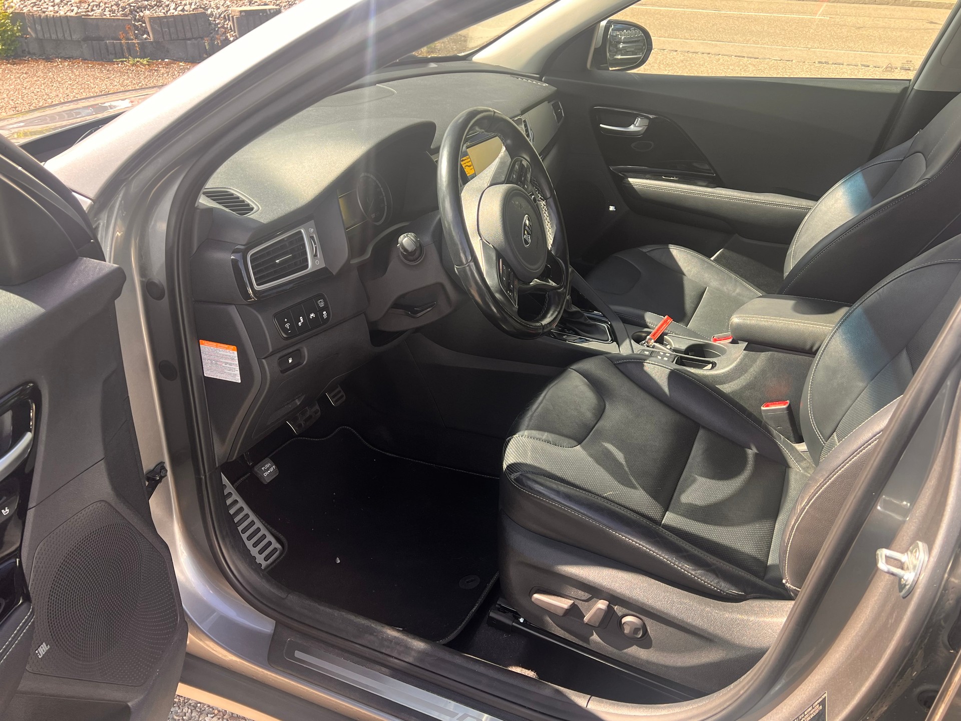KIA Niro 1.6GDi Hybrid Style DCT-image-10
